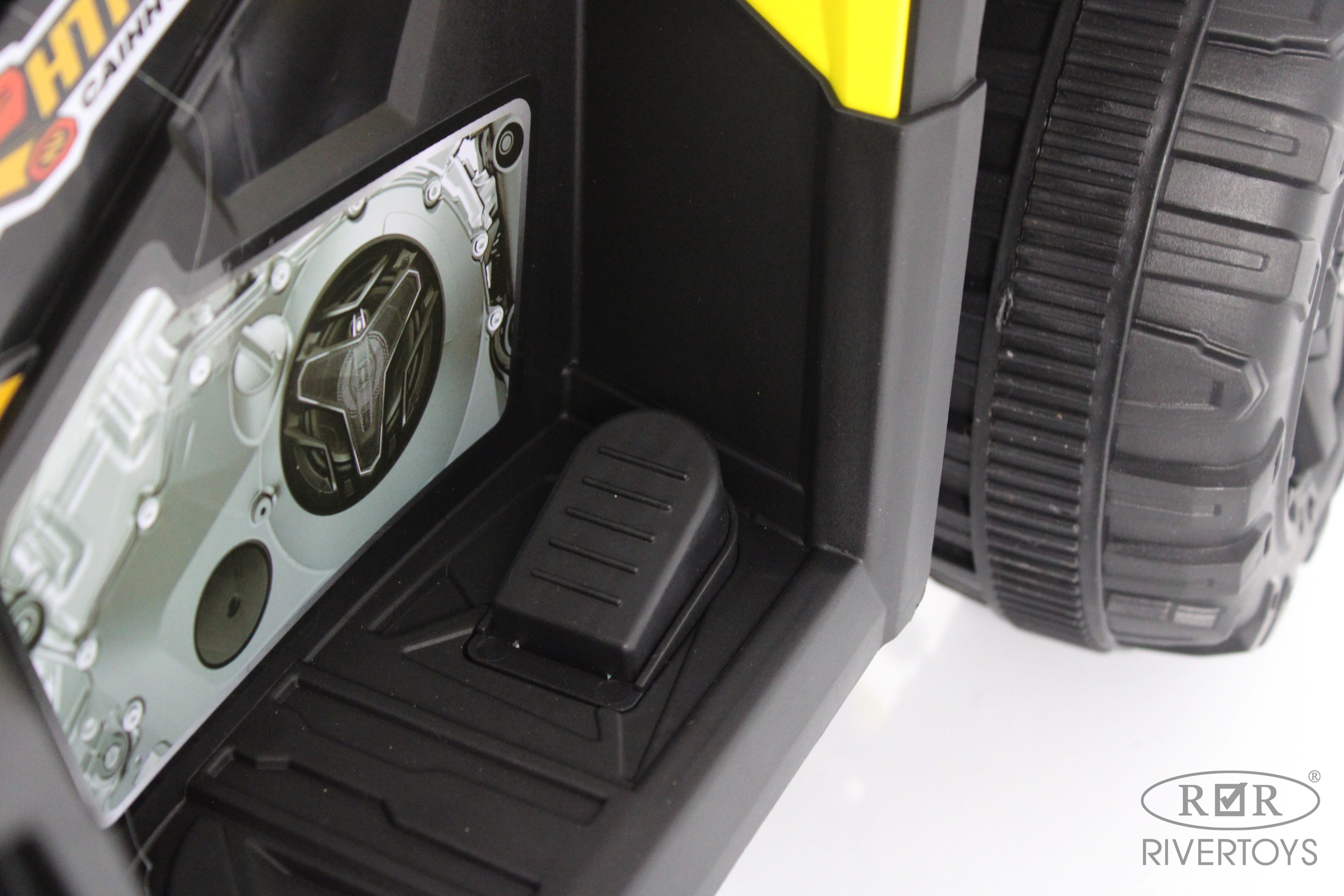 Электромобиль RIVERTOYS F003FF-NEW-YELLOW - фото 8