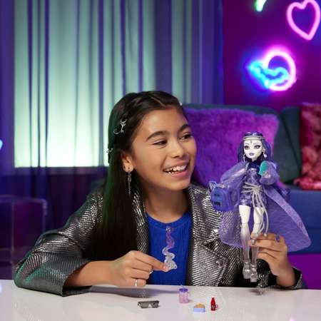 Кукла модельная Monster High Спектра Вондергейст