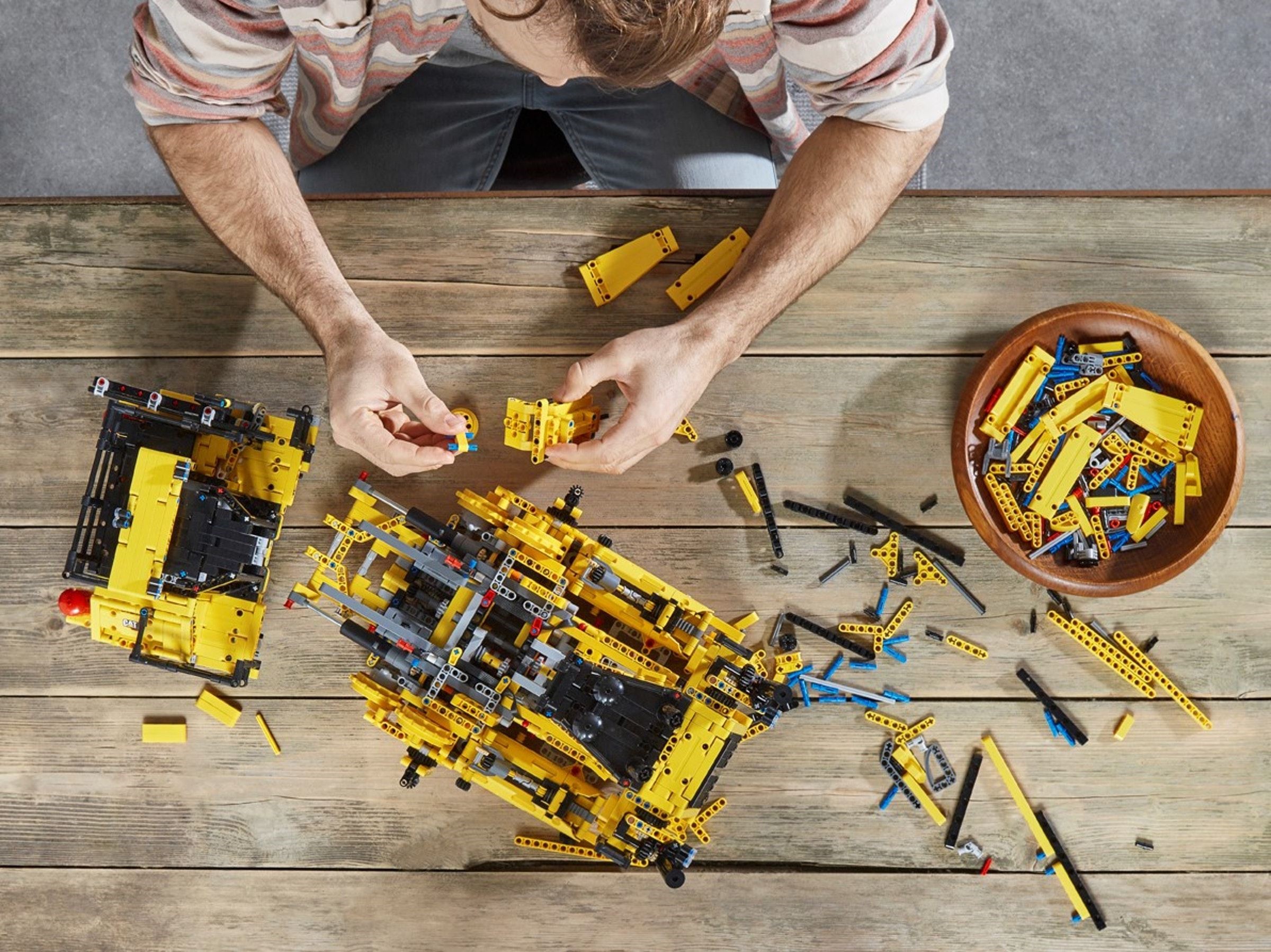 Конструктор LEGO Technic 42131 3854 дет. - фото 13