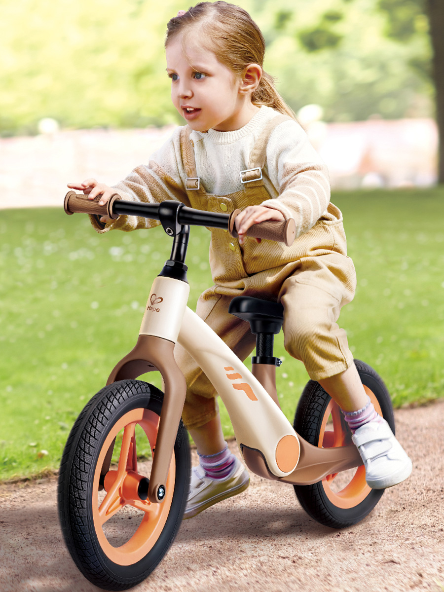 Двухколесный беговел Hape - фото 1