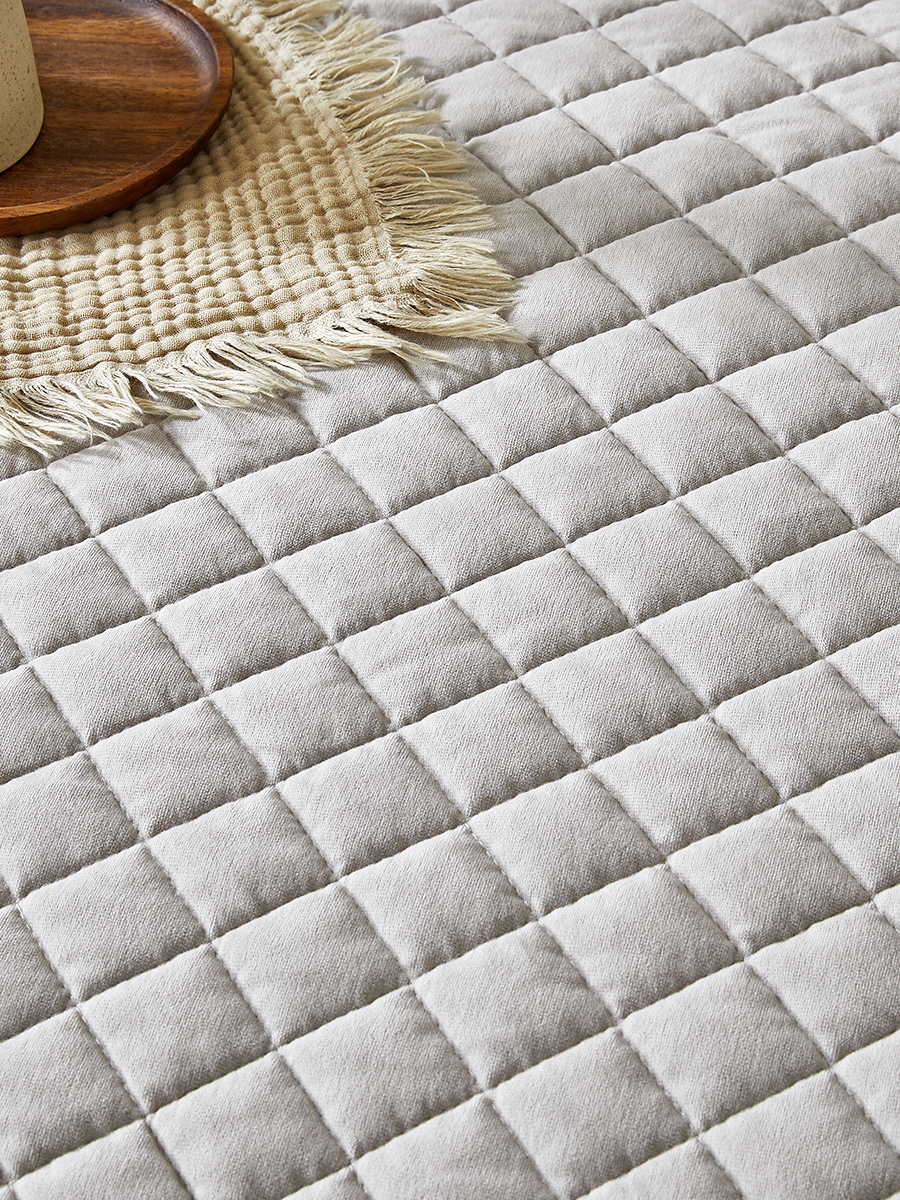 Покрывало Theodora вельвет светло-серый 240 x 220 см - фото 8