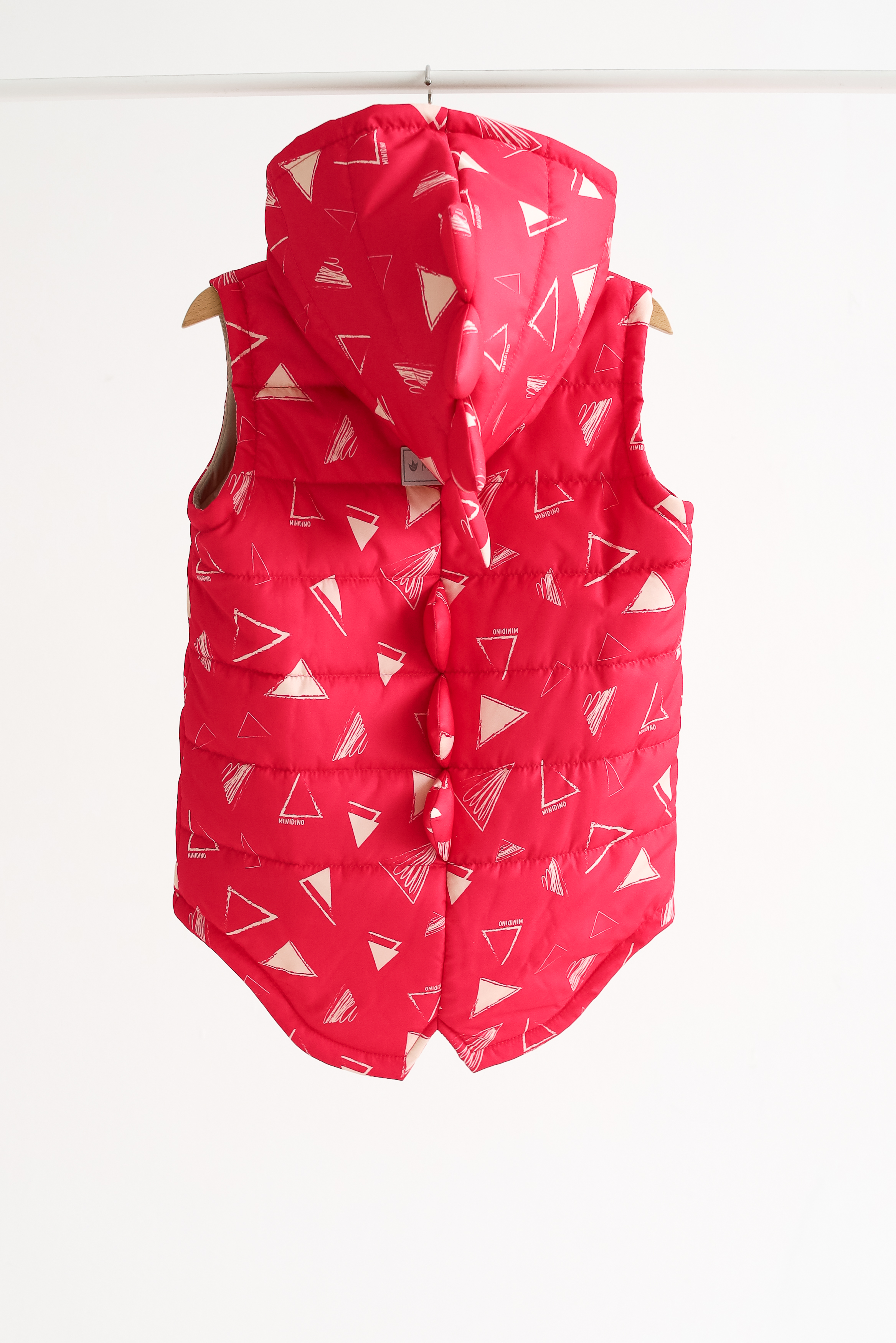 Жилет MINIDINO М010/1/ДЖилет утепленный детский Дино принт треугольник пион - фото 6