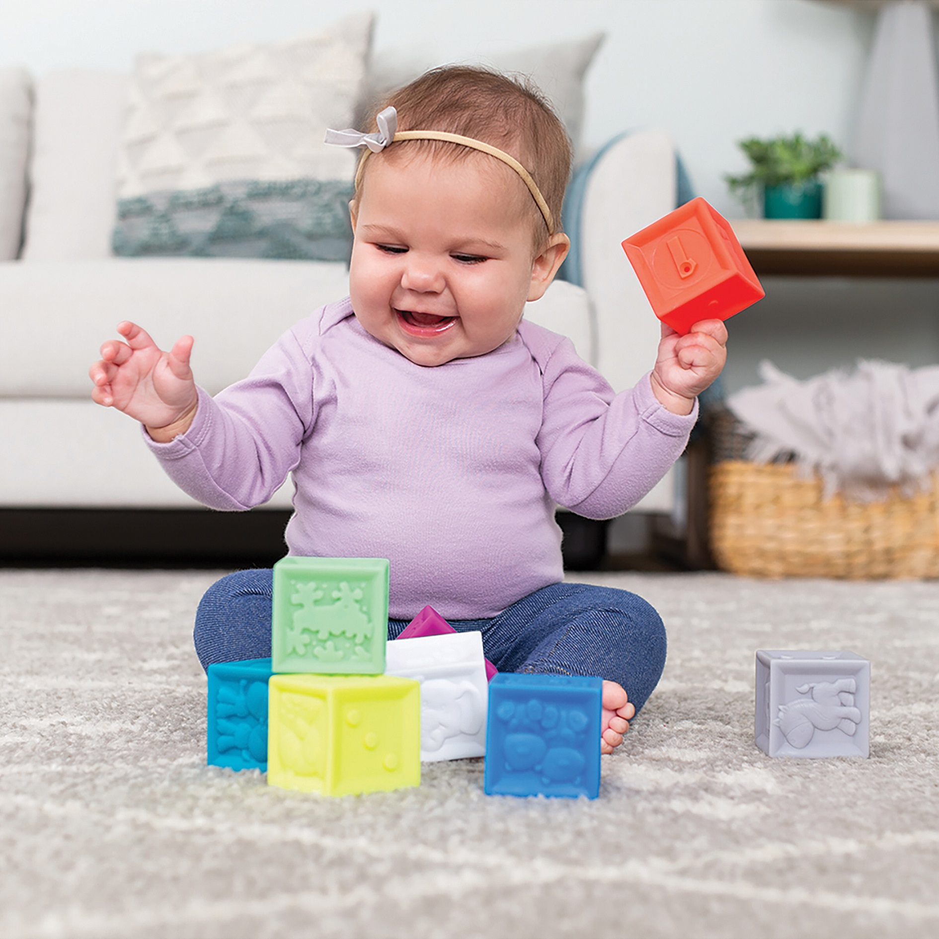 Игрушка INFANTINO кубики развивающие Squeeze and Stack - фото 6