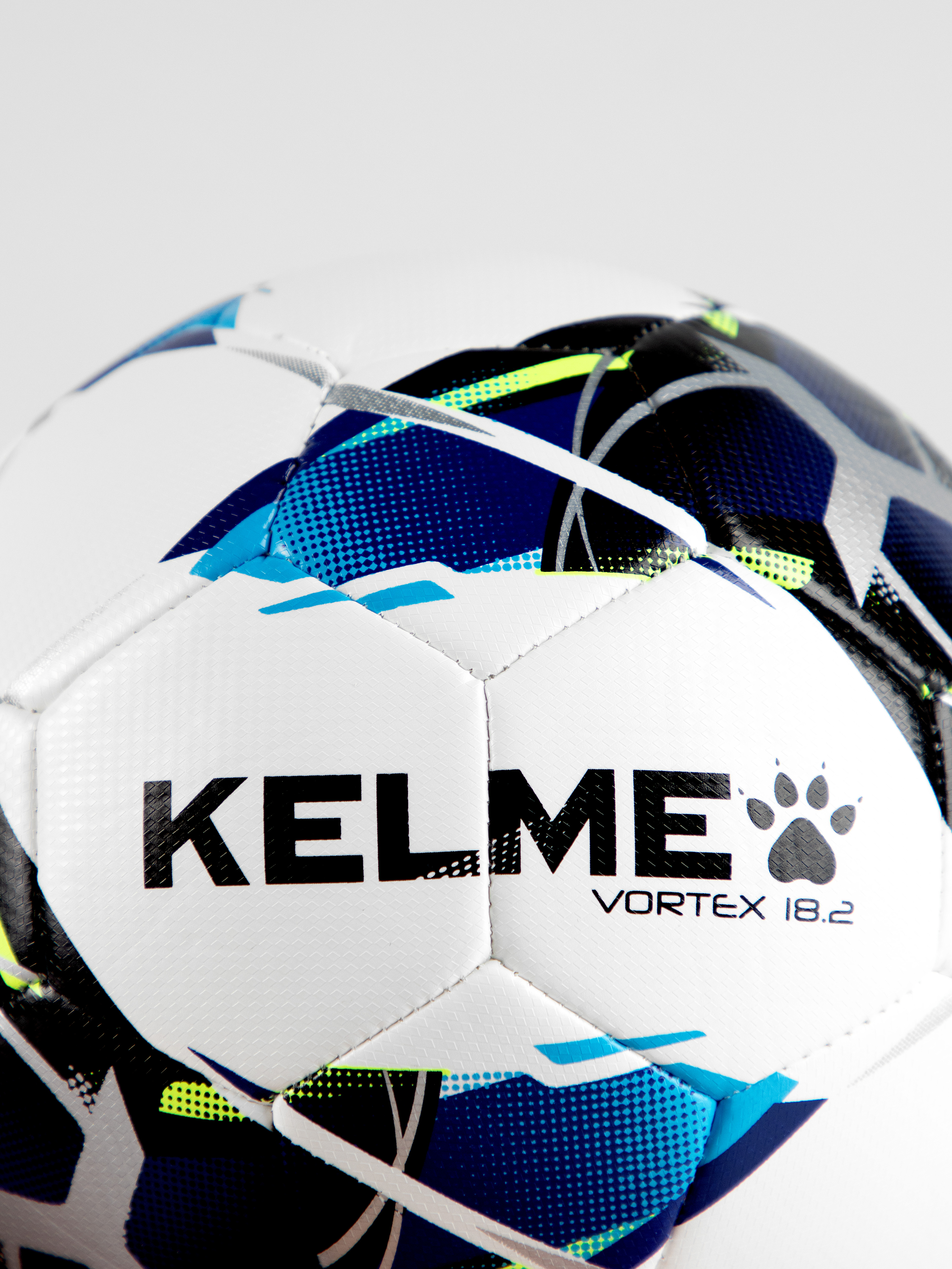 Спортивный мяч KELME Vortex футбольный 59 см - фото 2