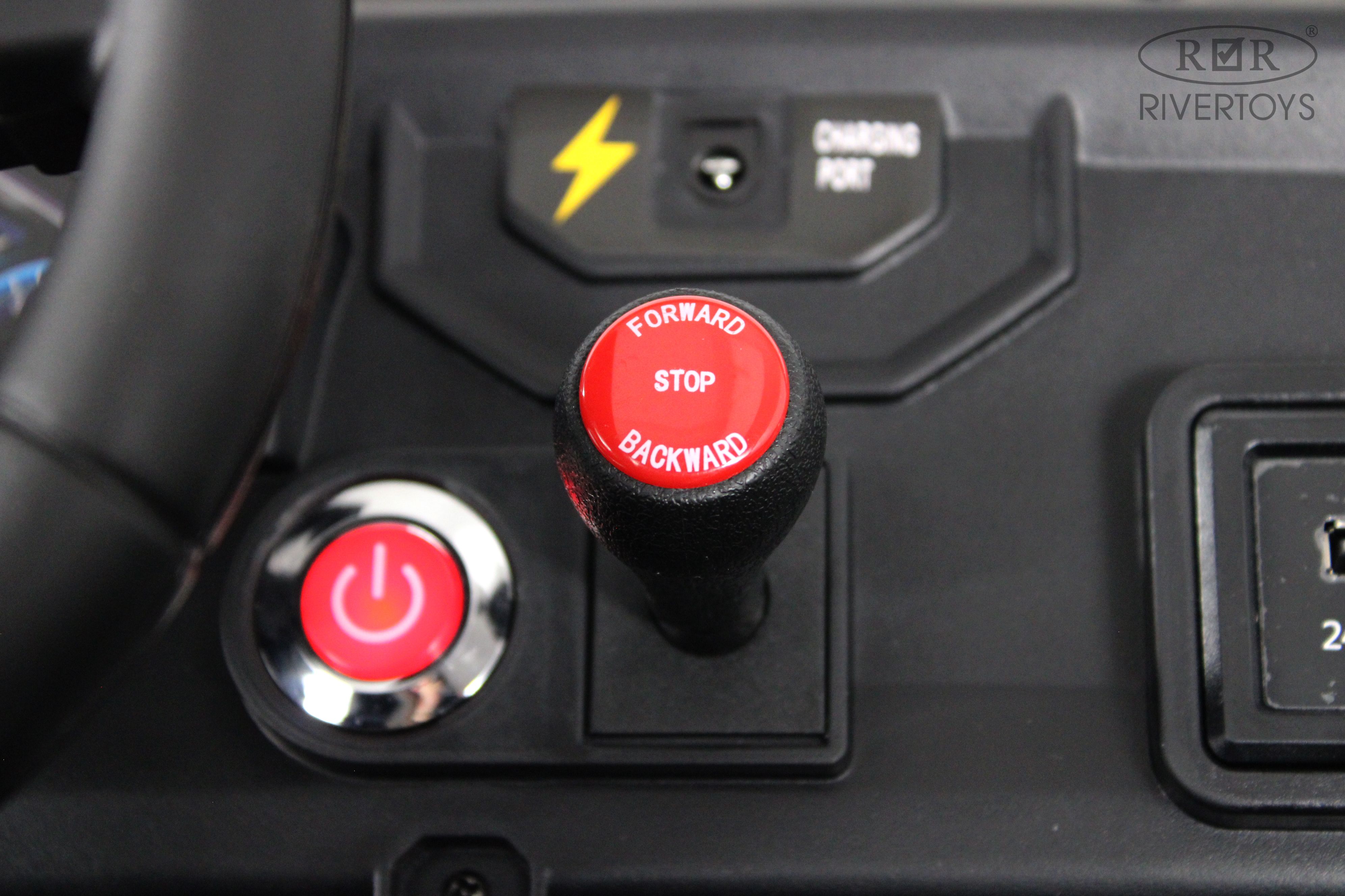 Электромобиль RIVERTOYS A707AA-LUX-NEW-PINK-CAMOUFLAGE С пультом ДУ - фото 21