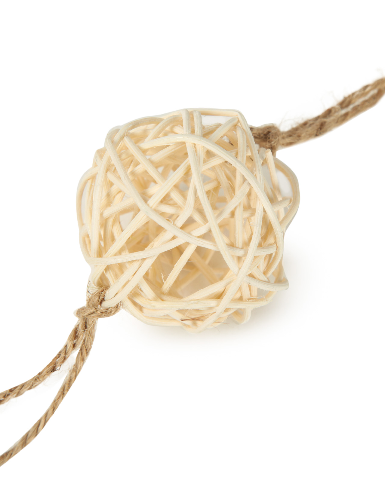 Игрушка для кошек Barbaks Мяч из ротанга с натуральными перьями 17*5*5 см - фото 2