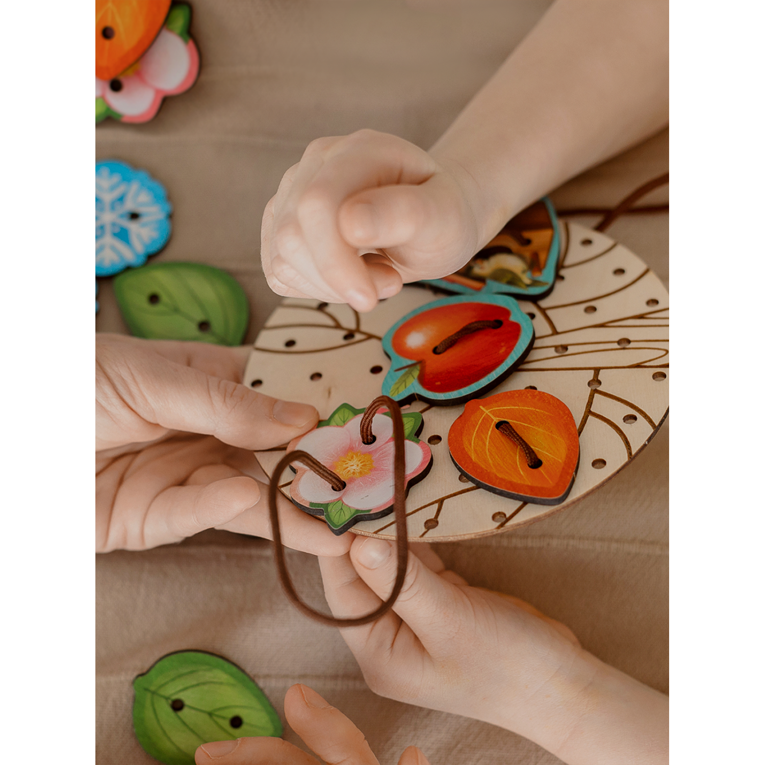 Игрушка Raduga Kids шнуровка - фото 10