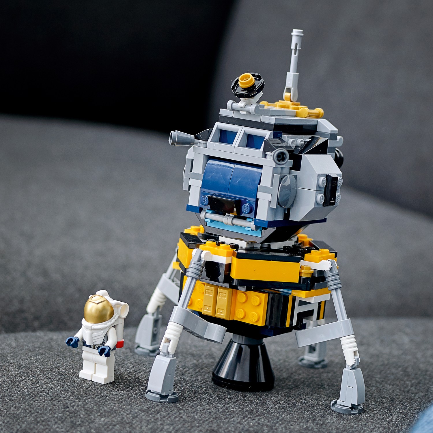 Конструктор LEGO Creator Приключения на шаттле - фото 13