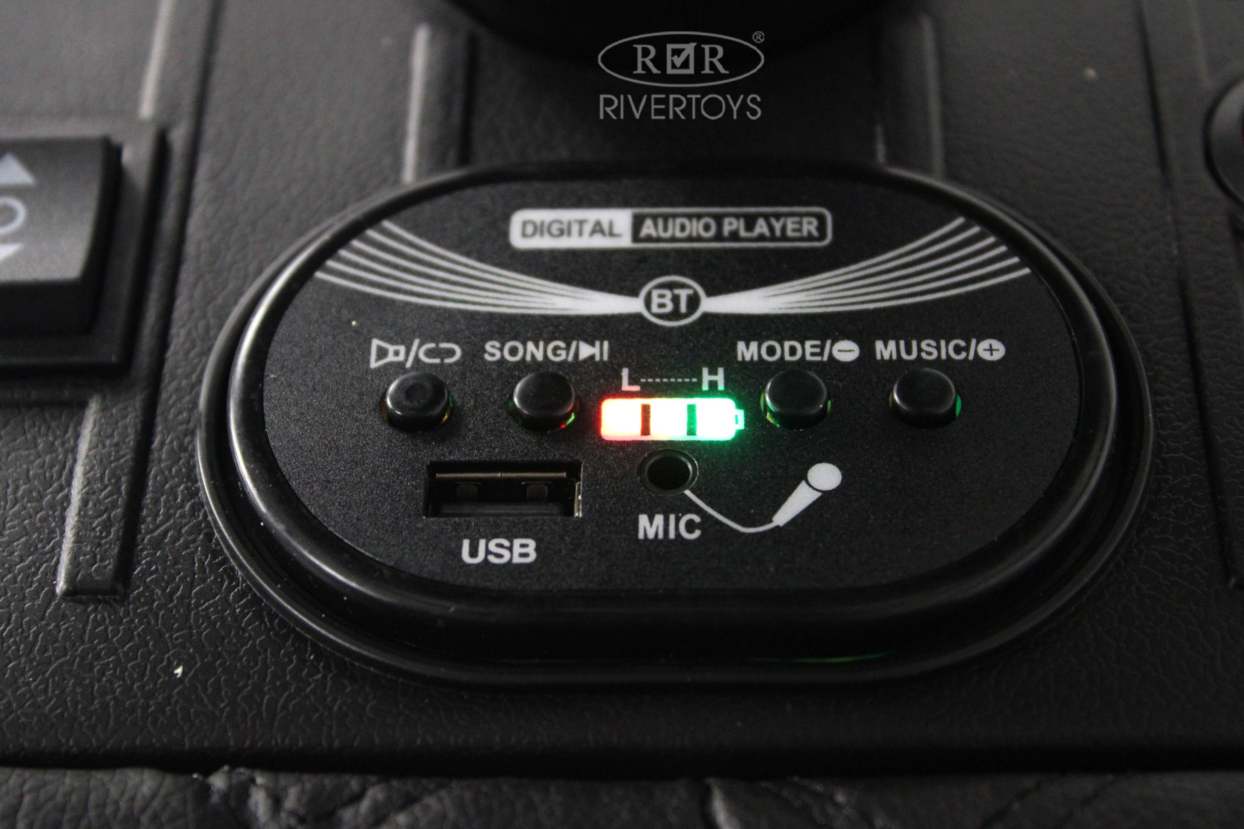 Электромобиль RIVERTOYS G009GG-ORANGE С пультом ДУ - фото 12