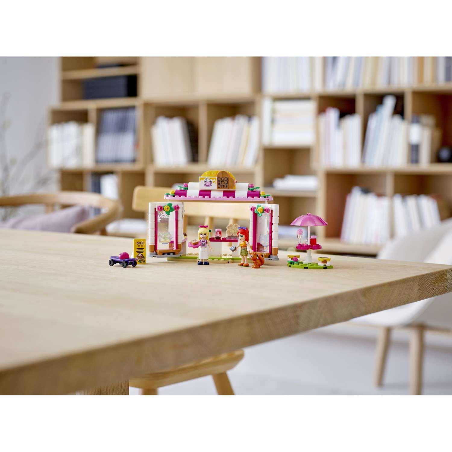 Конструктор LEGO Friends Кафе в парке Хартлейк Сити блочный - фото 17