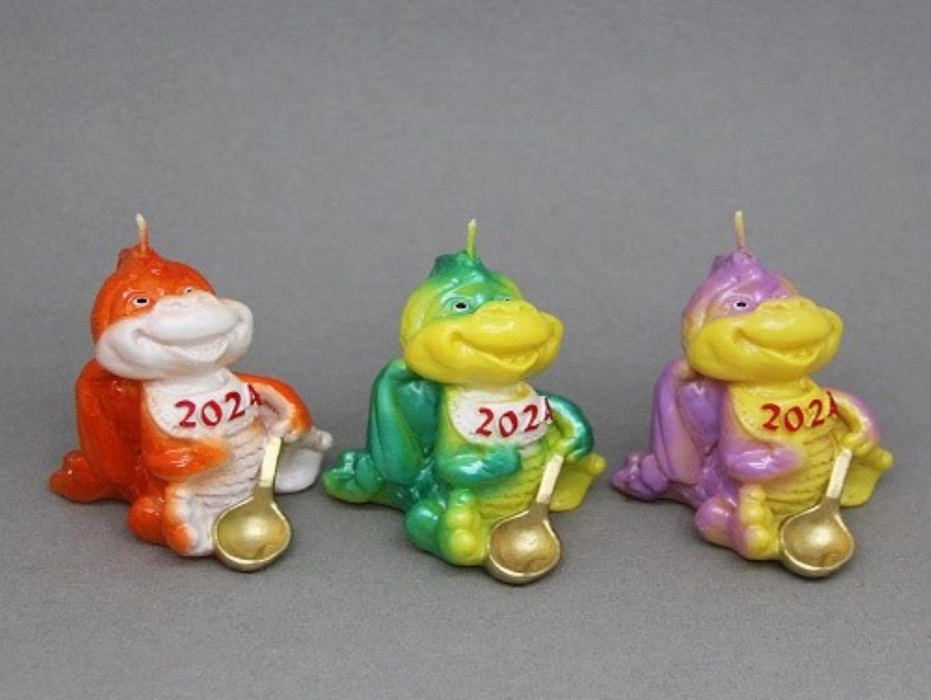 Свеча Дракон с ложкой (60х65х85 вес 65 гр) - фото 1