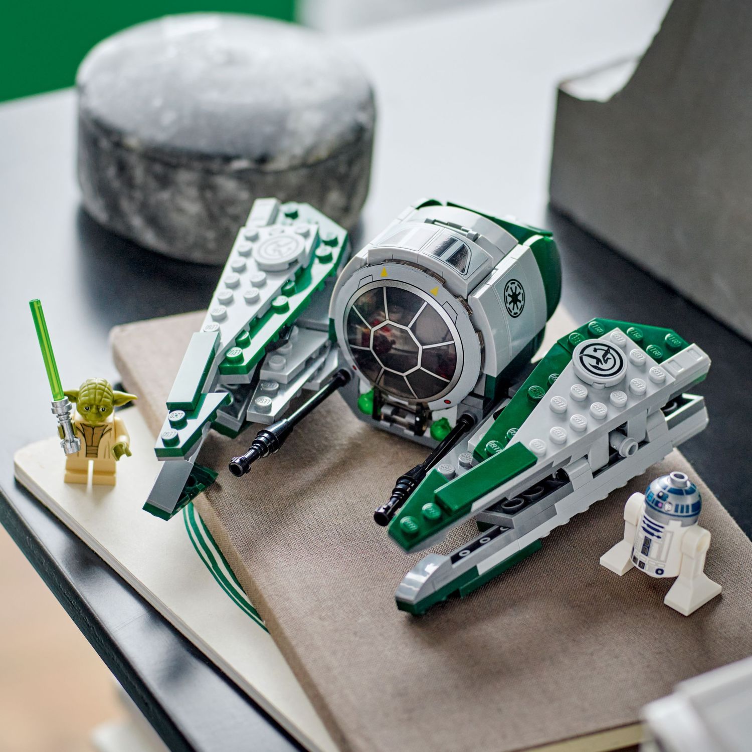 Конструктор LEGO Star Wars Yodas Jedi Starfighter блочный - фото 8