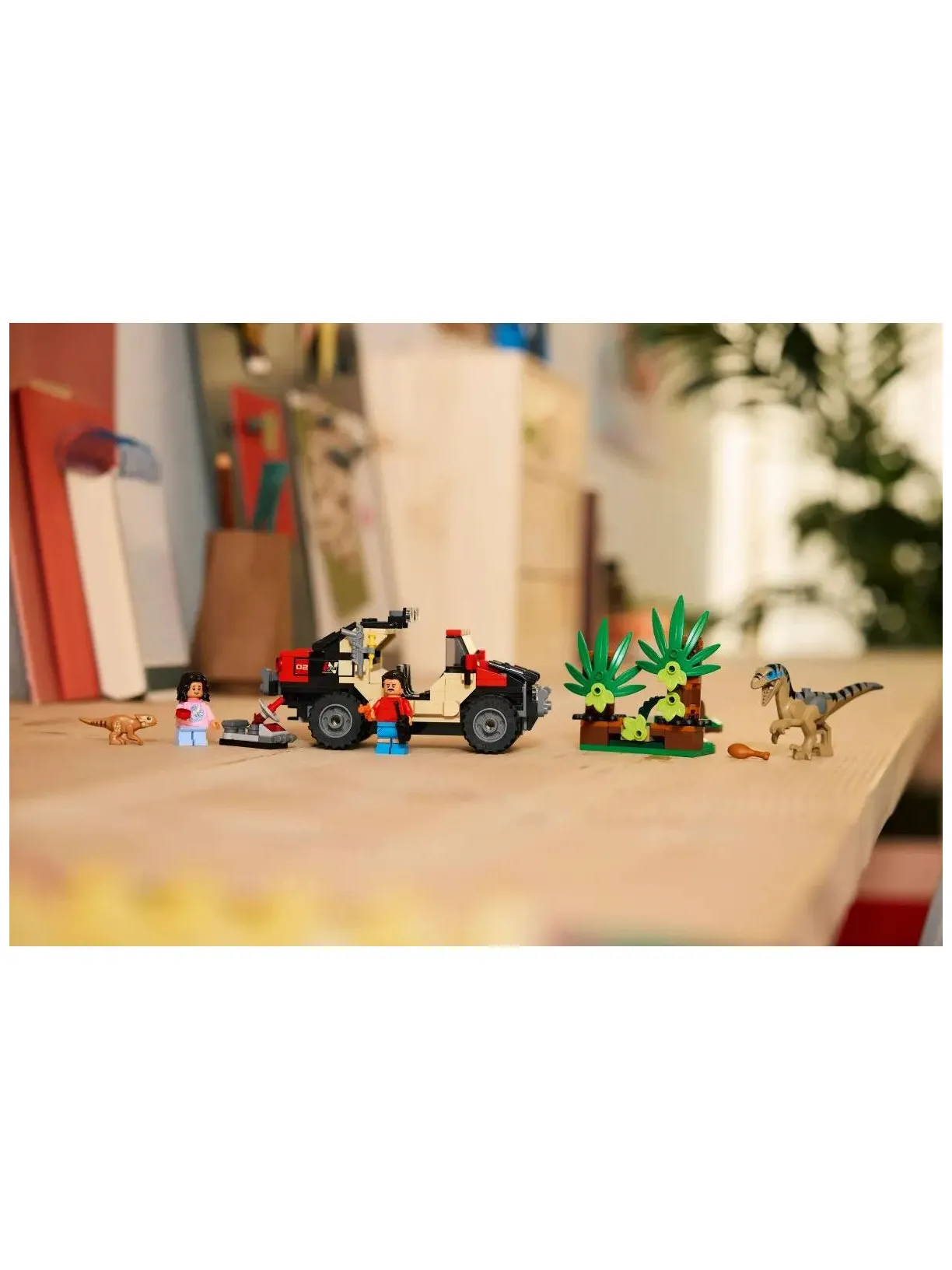 Конструктор LEGO Jurassic World Побег от раптора 285 дет. - фото 6