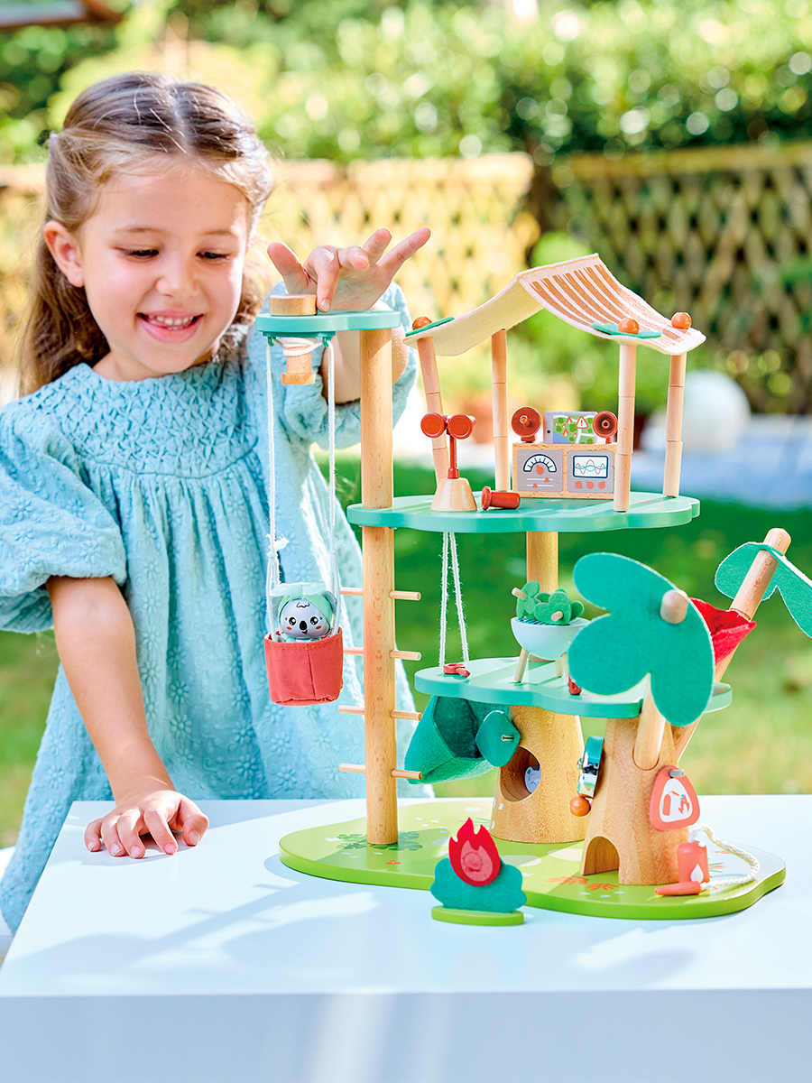 Изображение товара Игровой набор Hape Домик на дереве с фигурками и аксессуарами от 3 лет