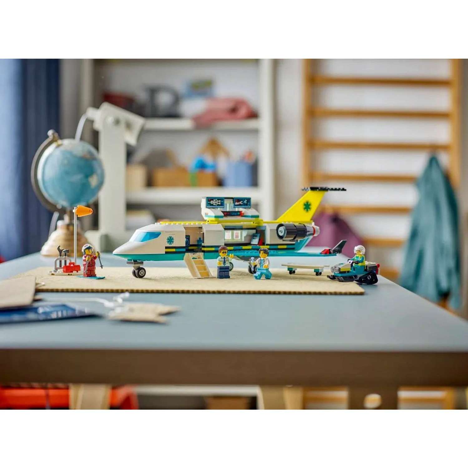 Конструктор LEGO City Самолет скорой помощи блочный - фото 7