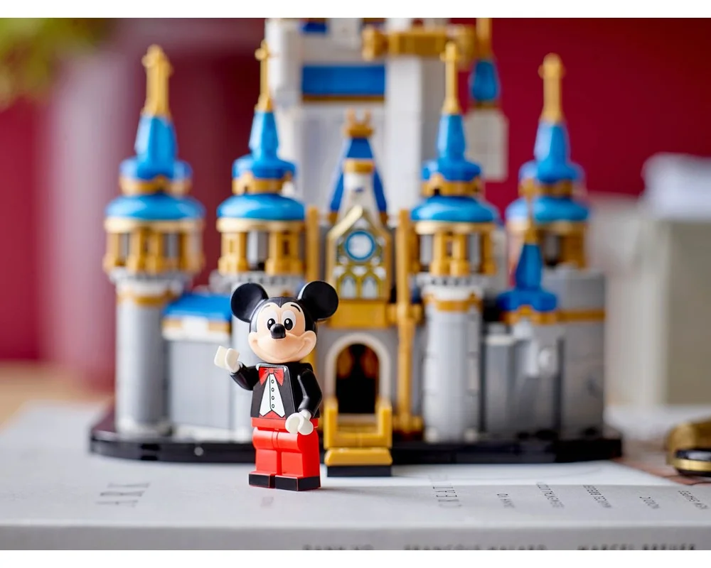Конструктор LEGO Disney 40478 567 дет. - фото 1