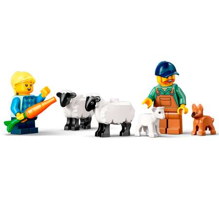 Конструктор LEGO City Красный фермерский трактор 116 дет.