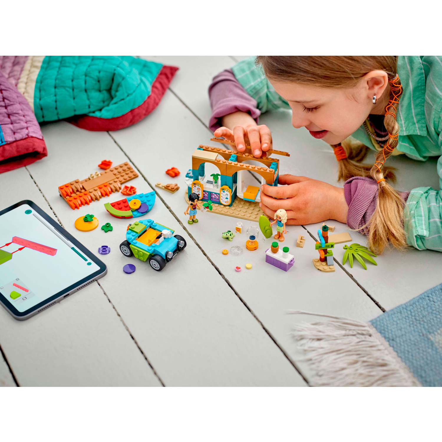 Конструктор LEGO Friends 2001 дет. - фото 13