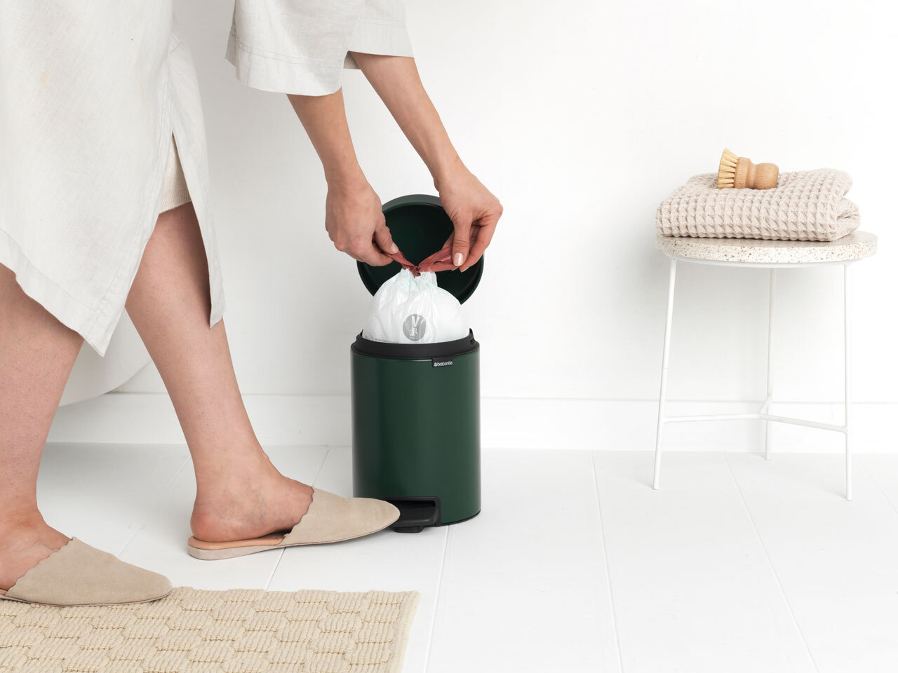 Бак мусорный Brabantia NewIcon с педалью зеленая сосна 3л 304002 - фото 14