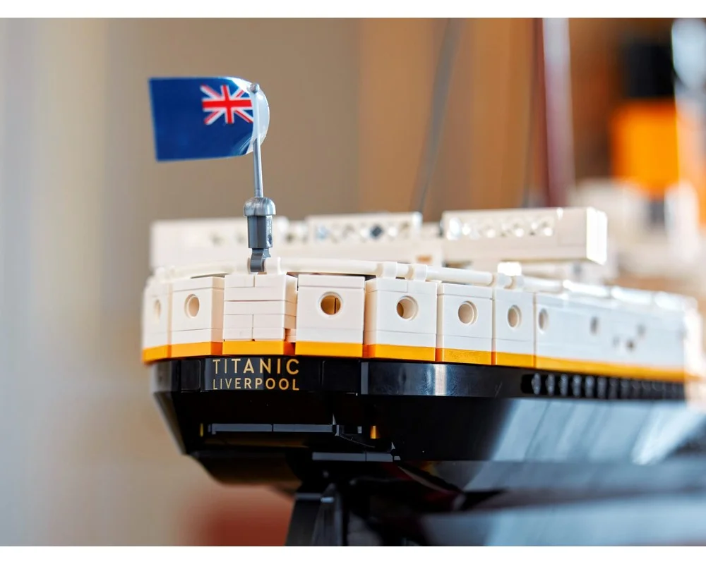 Конструктор LEGO Creator Expert 10294 9090 дет. - фото 32
