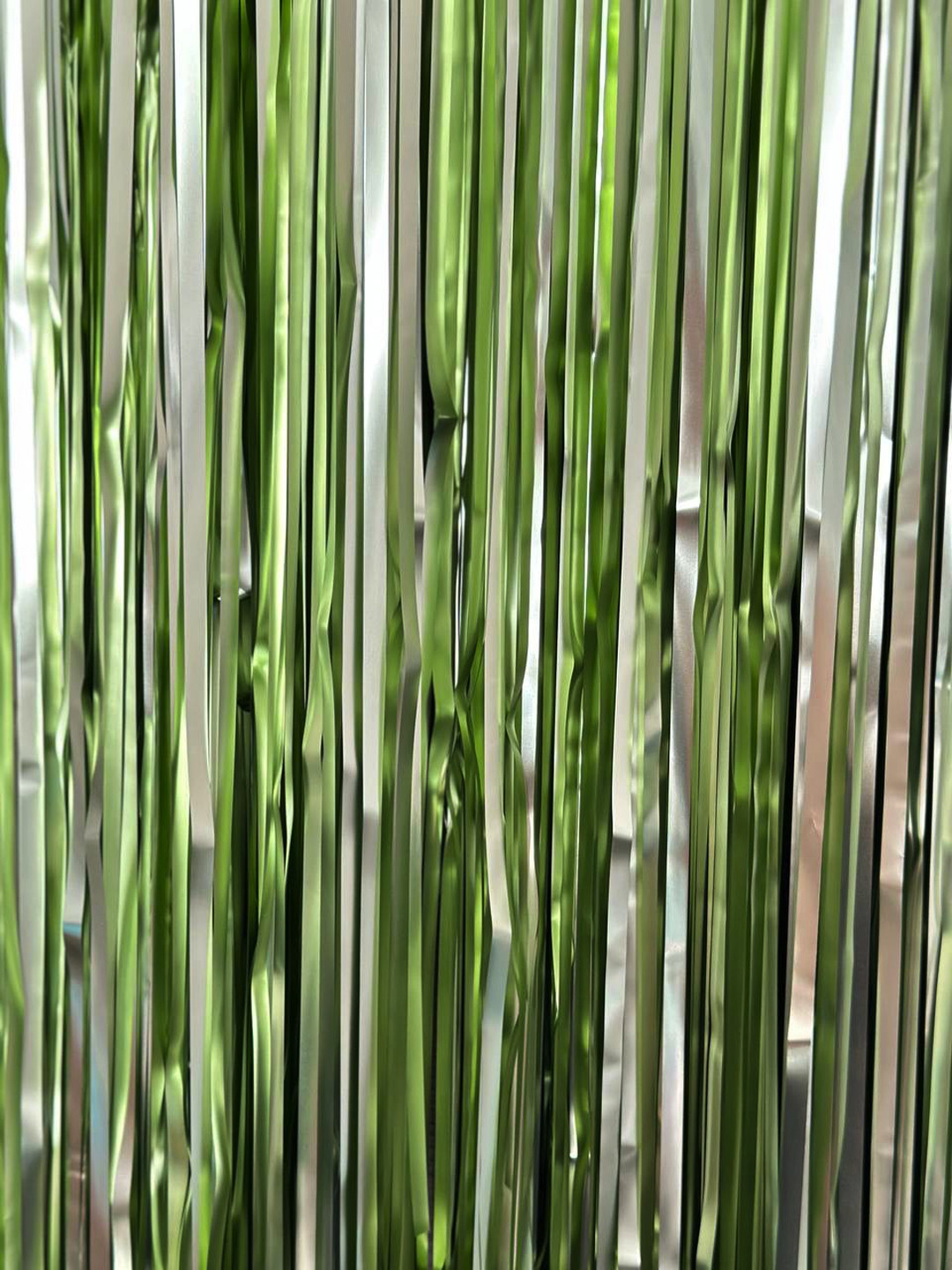 Дождик для фотозоны ZHIYU MENG матовый зеленый 2х1м 4 штуки - фото 2