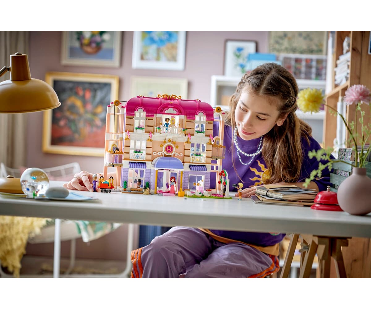 Конструктор LEGO Friends Гранд отель в Хартлэйк Сити 1406 дет. - фото 16