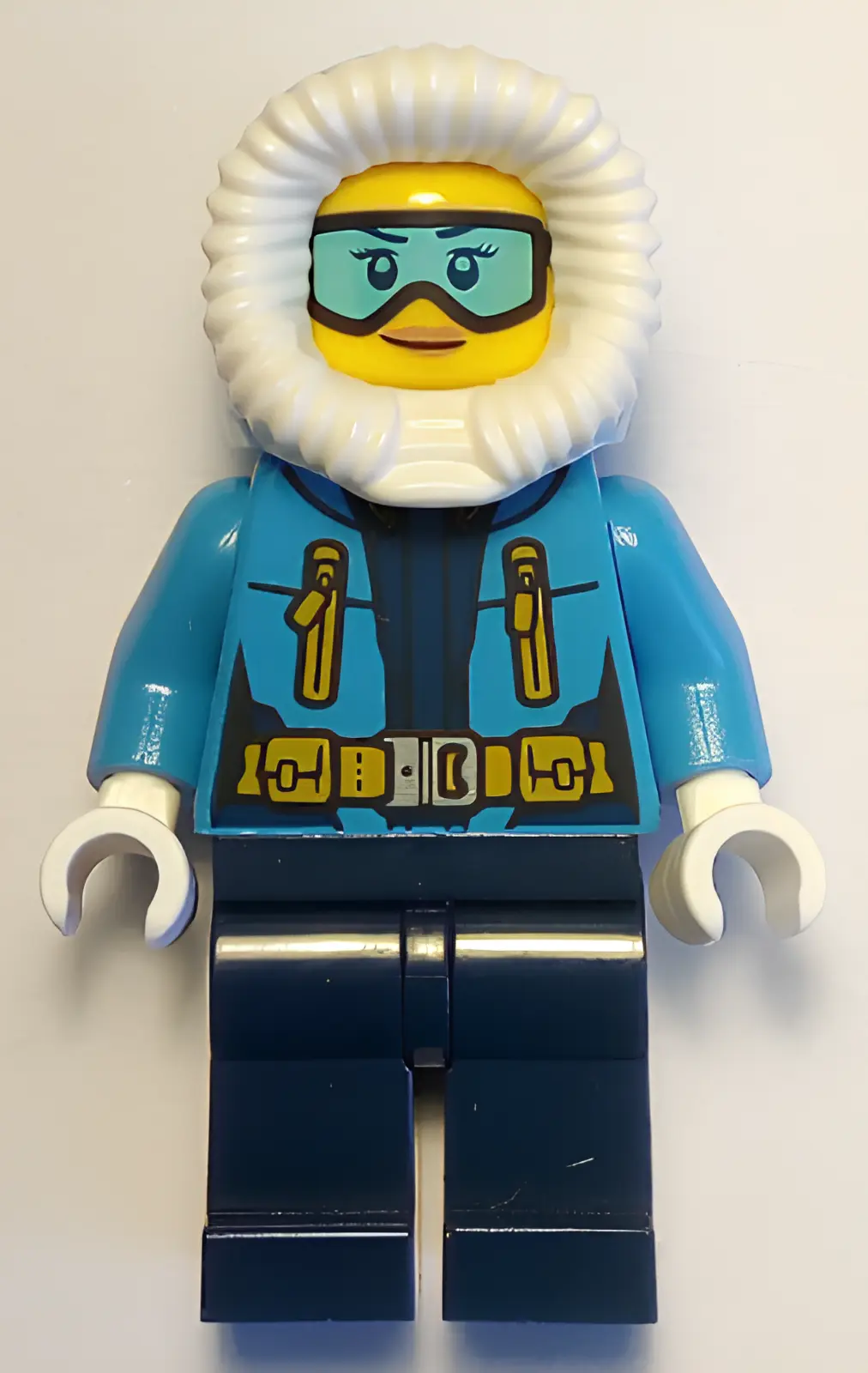 Изображение товара Минифигурка LEGO Арктика Женщина-исследователь с меховым капюшоном Изображение товара Минифигурка LEGO Арктика Женщина-исследователь с меховым капюшоном