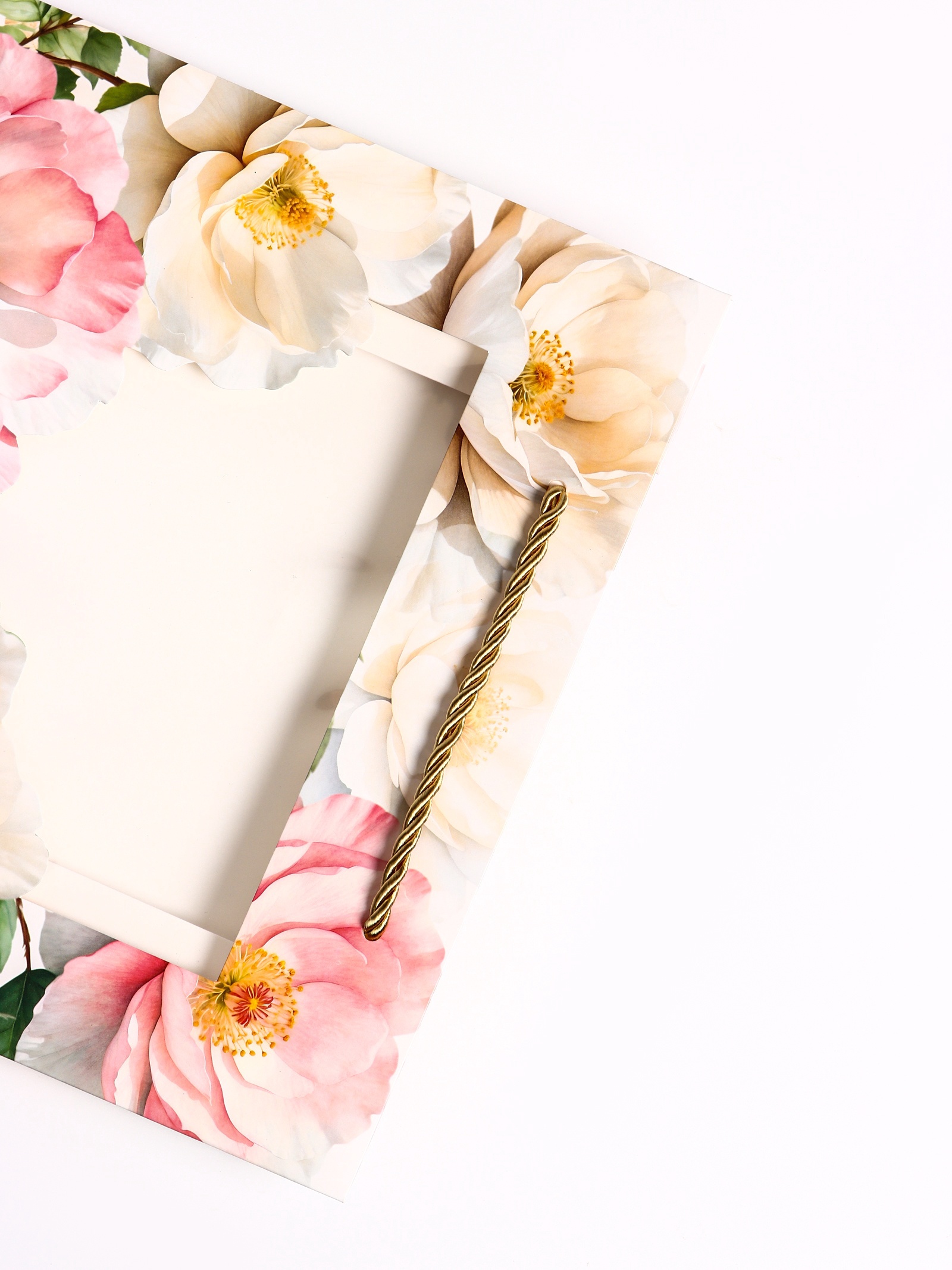 Пакет подарочный UPAK LAND с окном Белые пионы 24 х 20 х 11 см - фото 5