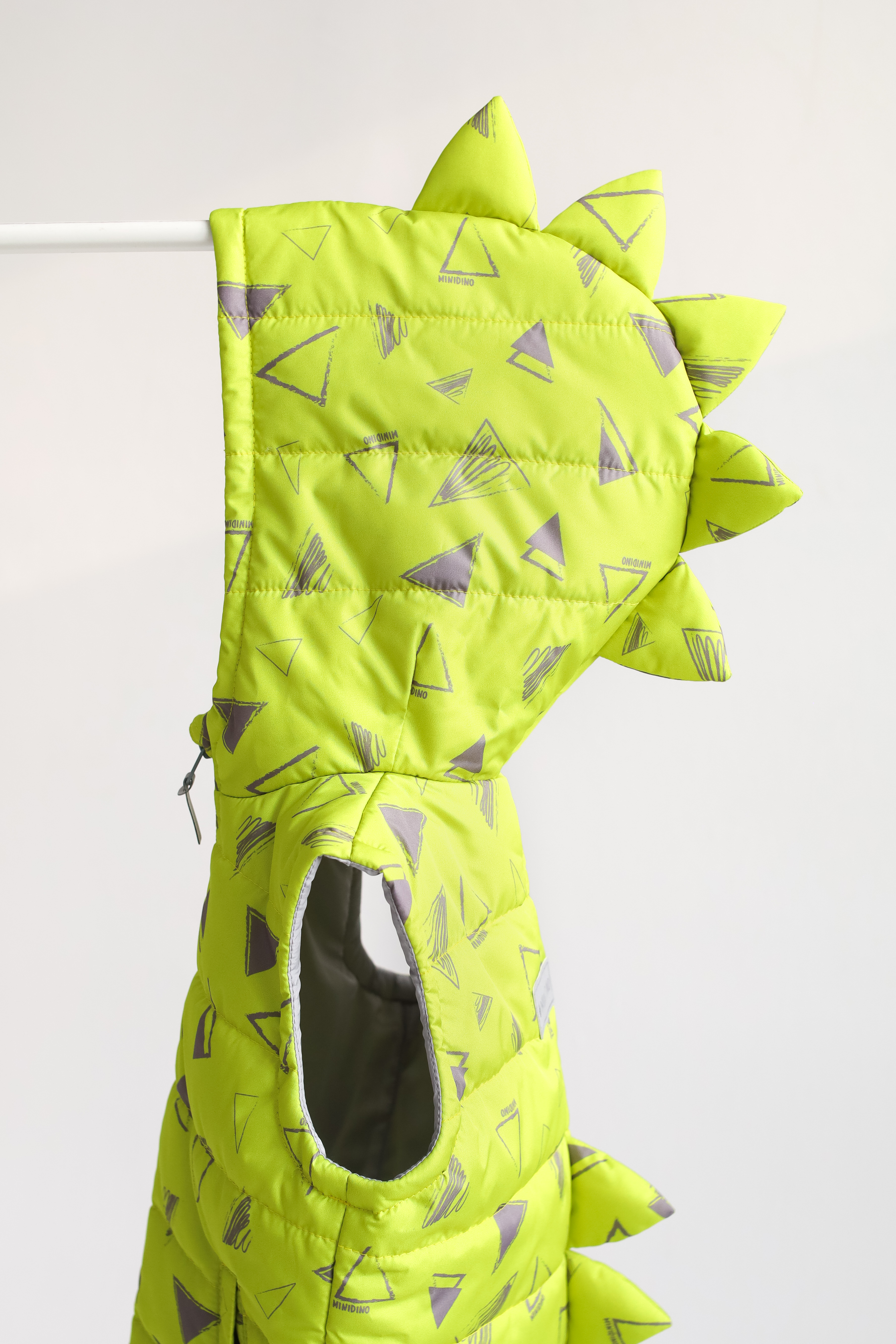 Жилет MINIDINO М010/1/ДЖилет утепленный детский Дино принт треугольник лайм - фото 14