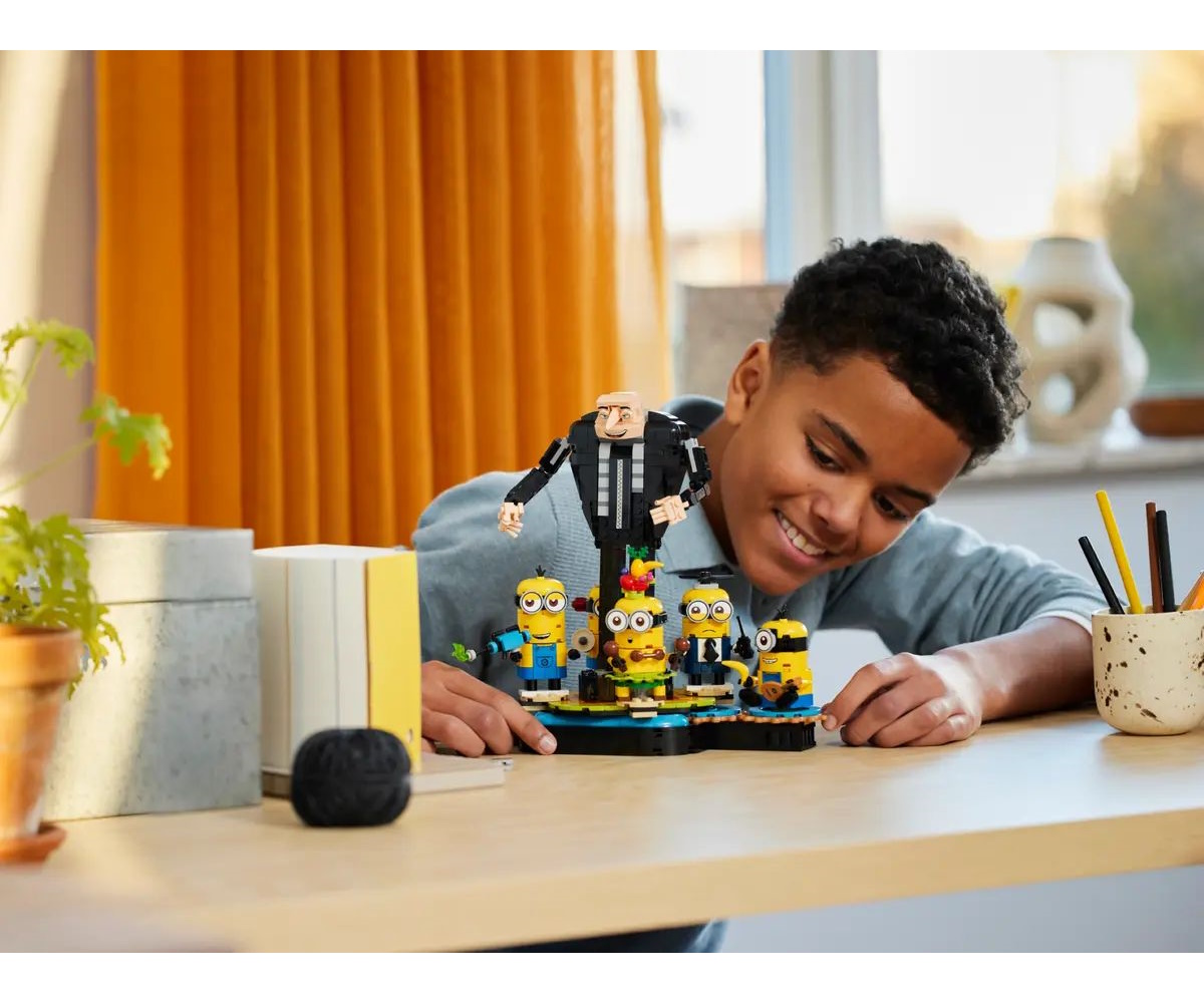 Конструктор LEGO Minions Грю и миньоны 839 дет. - фото 5