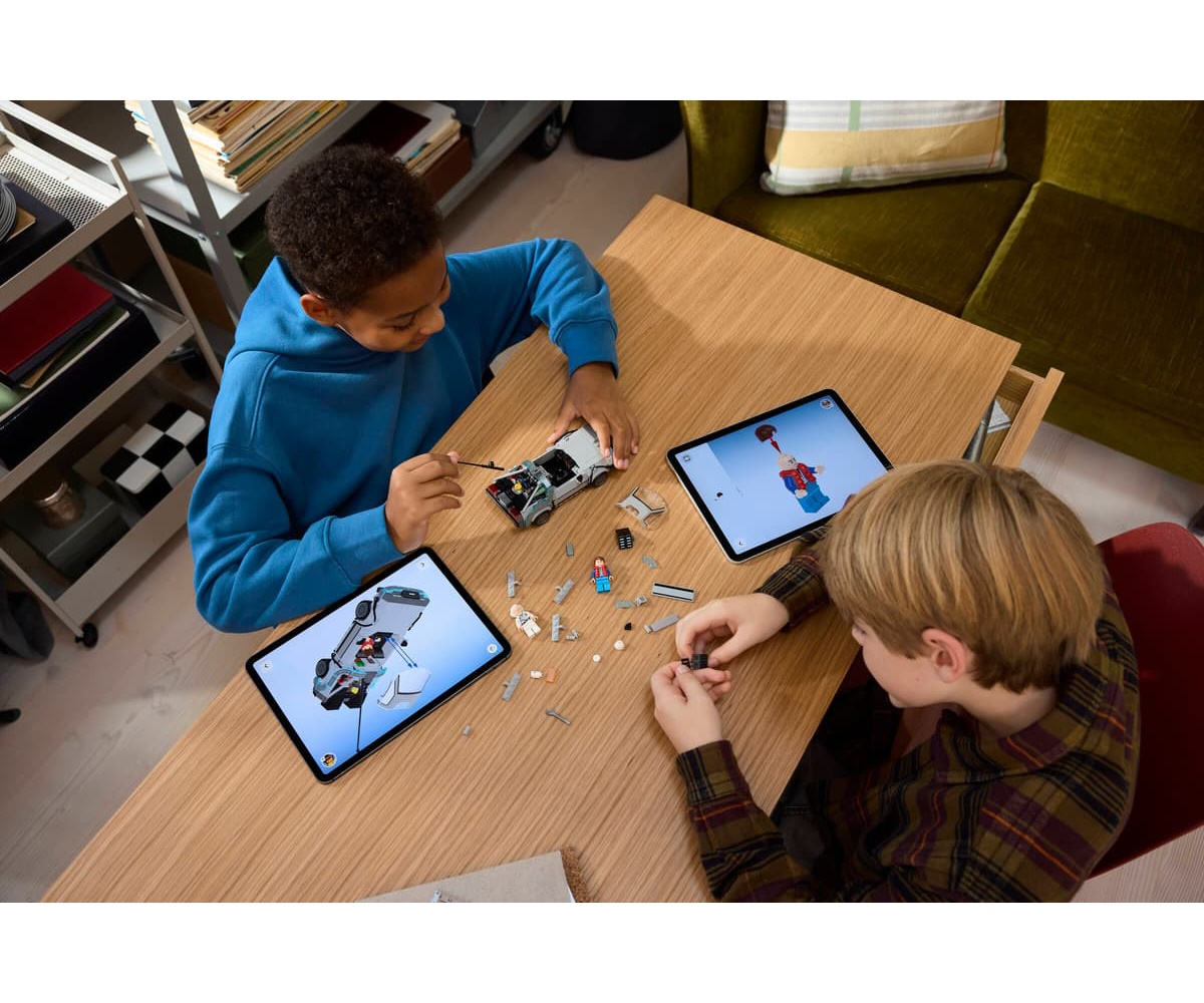 Конструктор LEGO Speed Champions Машина времени 357 дет. - фото 11