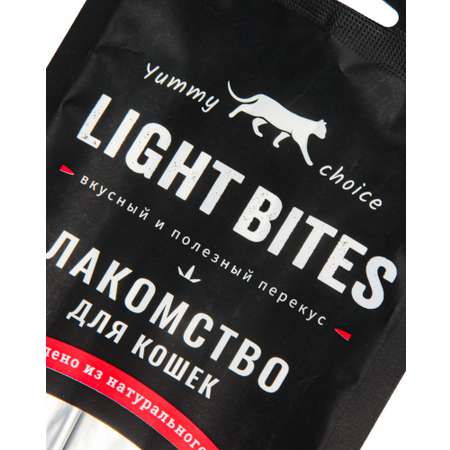 Лакомство для кошек LIGHT BITES 40г нежное пюре с лососем