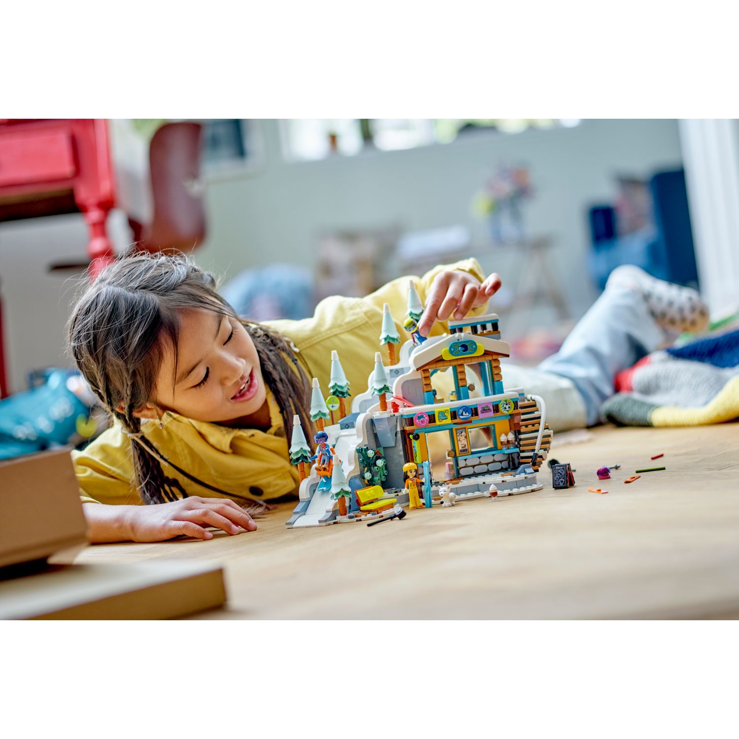 Конструктор LEGO Friends Holiday Ski Slope and Cafe блочный - фото 9