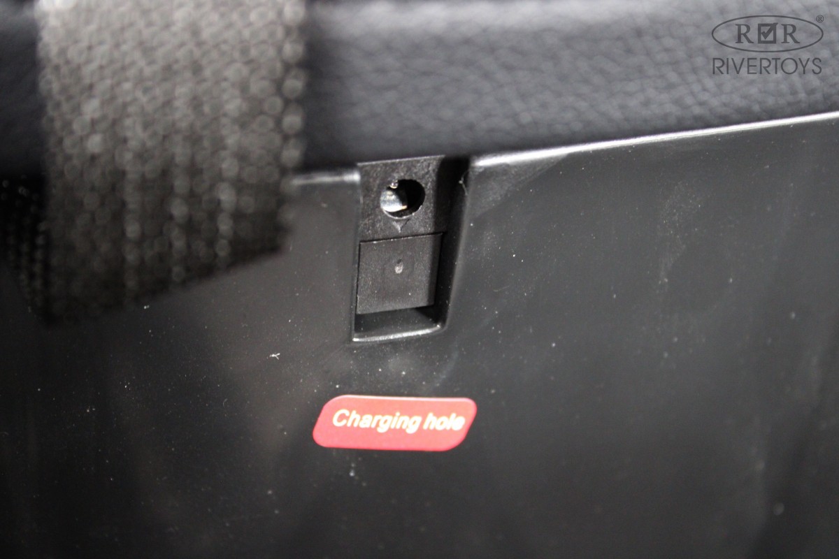 Электромобиль RIVERTOYS F888FF-A-PINK С пультом ДУ - фото 11