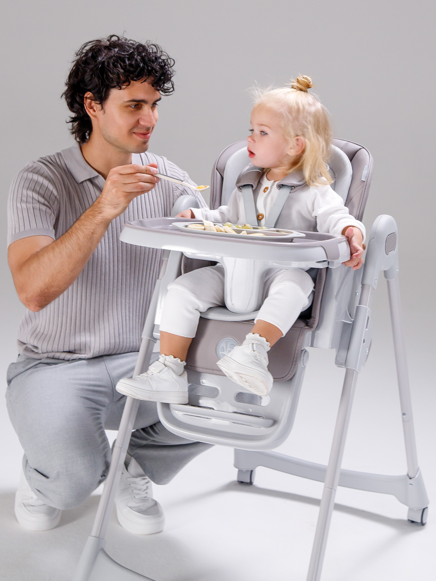 Стульчик для кормления Amarobaby Yummy бежевый - фото 8