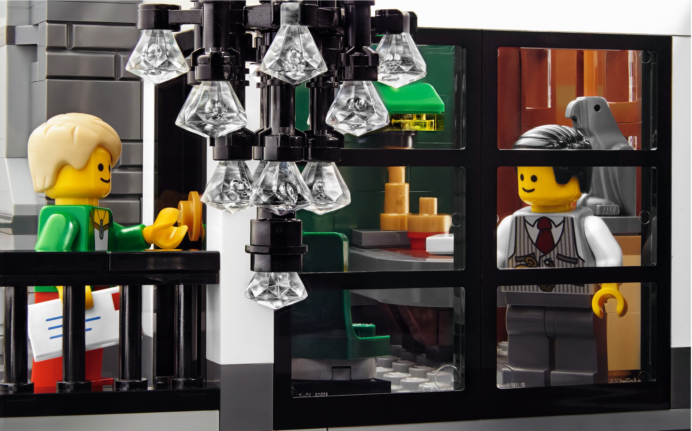 Конструктор LEGO Creator 10251 2380 дет. - фото 14