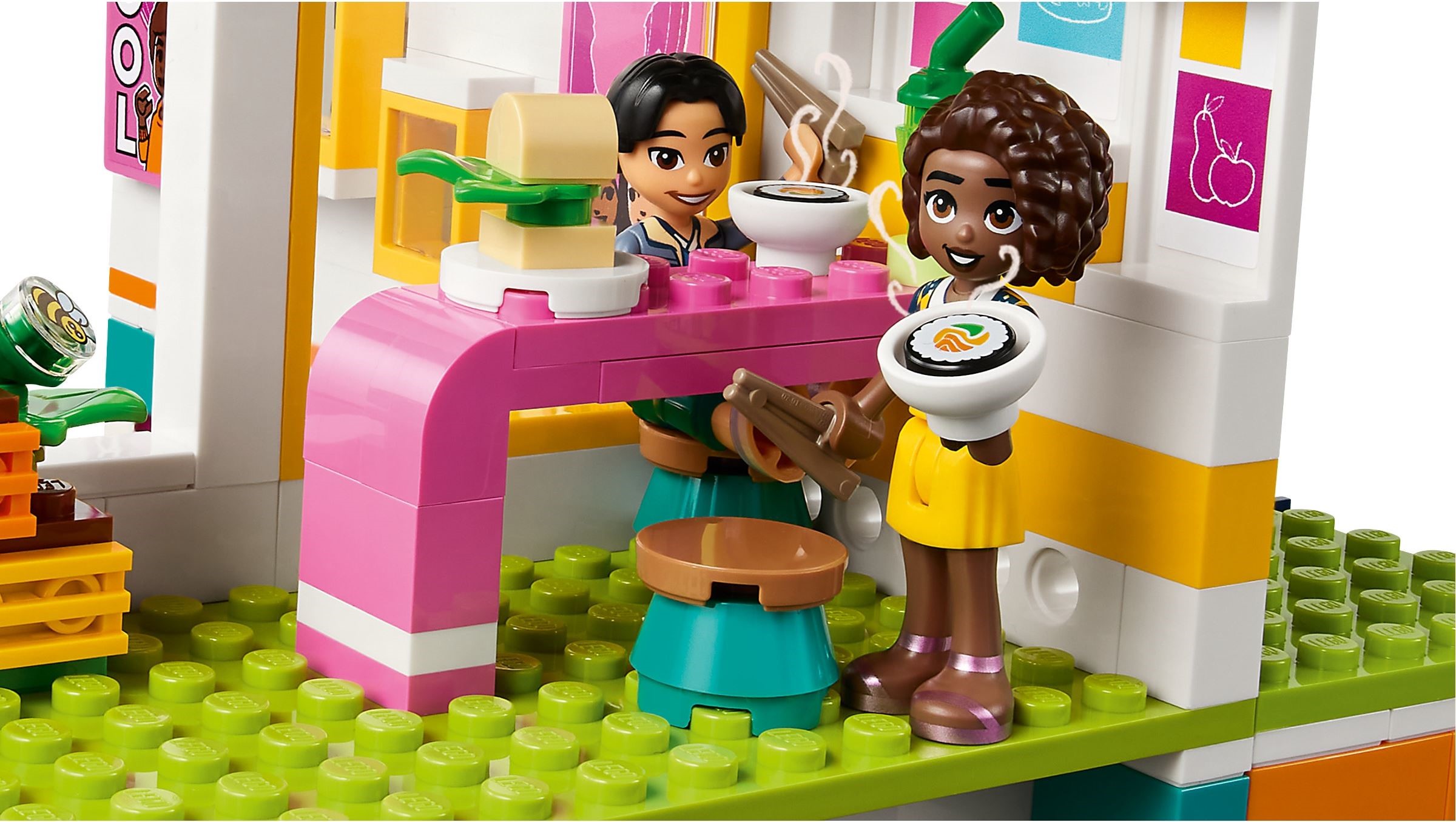 Конструктор LEGO Friends 41731 985 дет. - фото 11