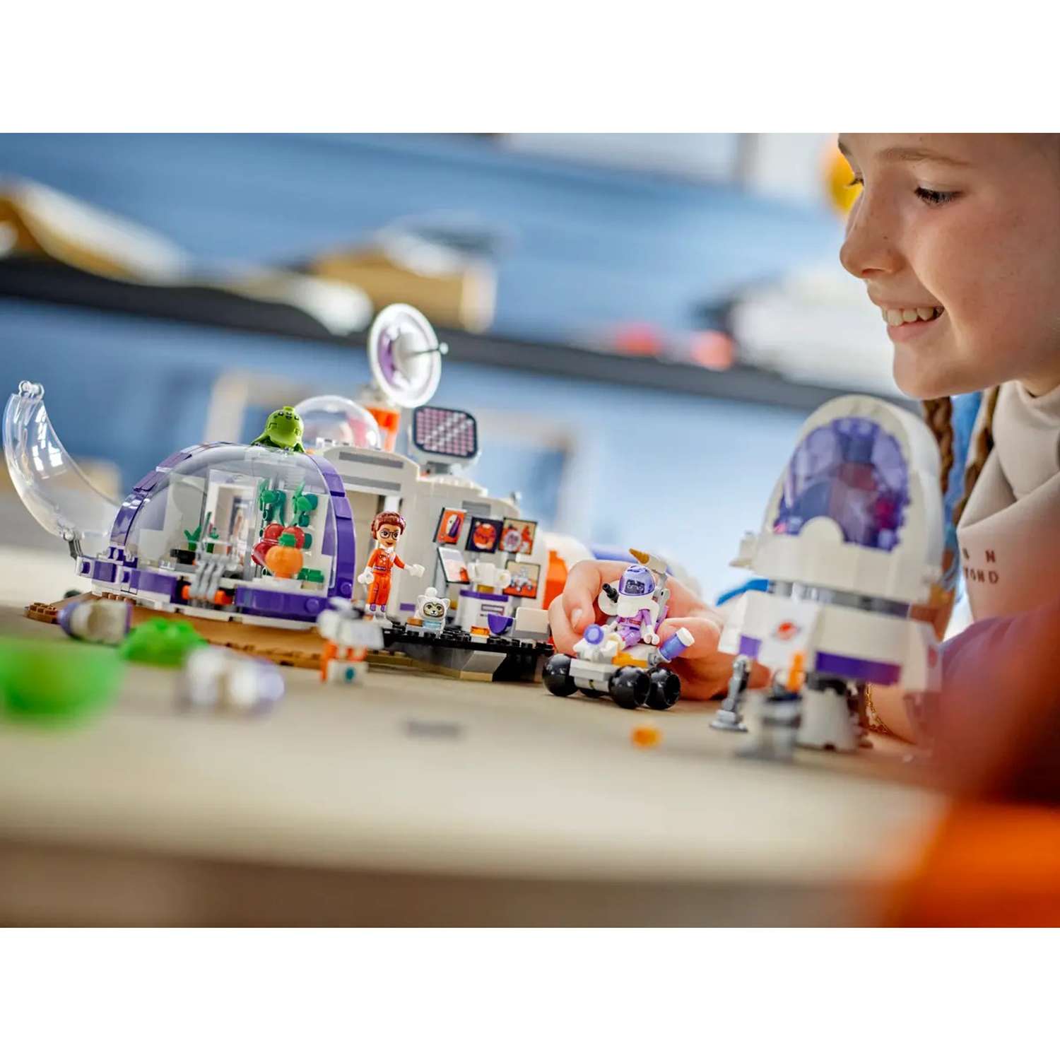Конструктор LEGO Friends Марсианская база и ракета 981 дет. - фото 11
