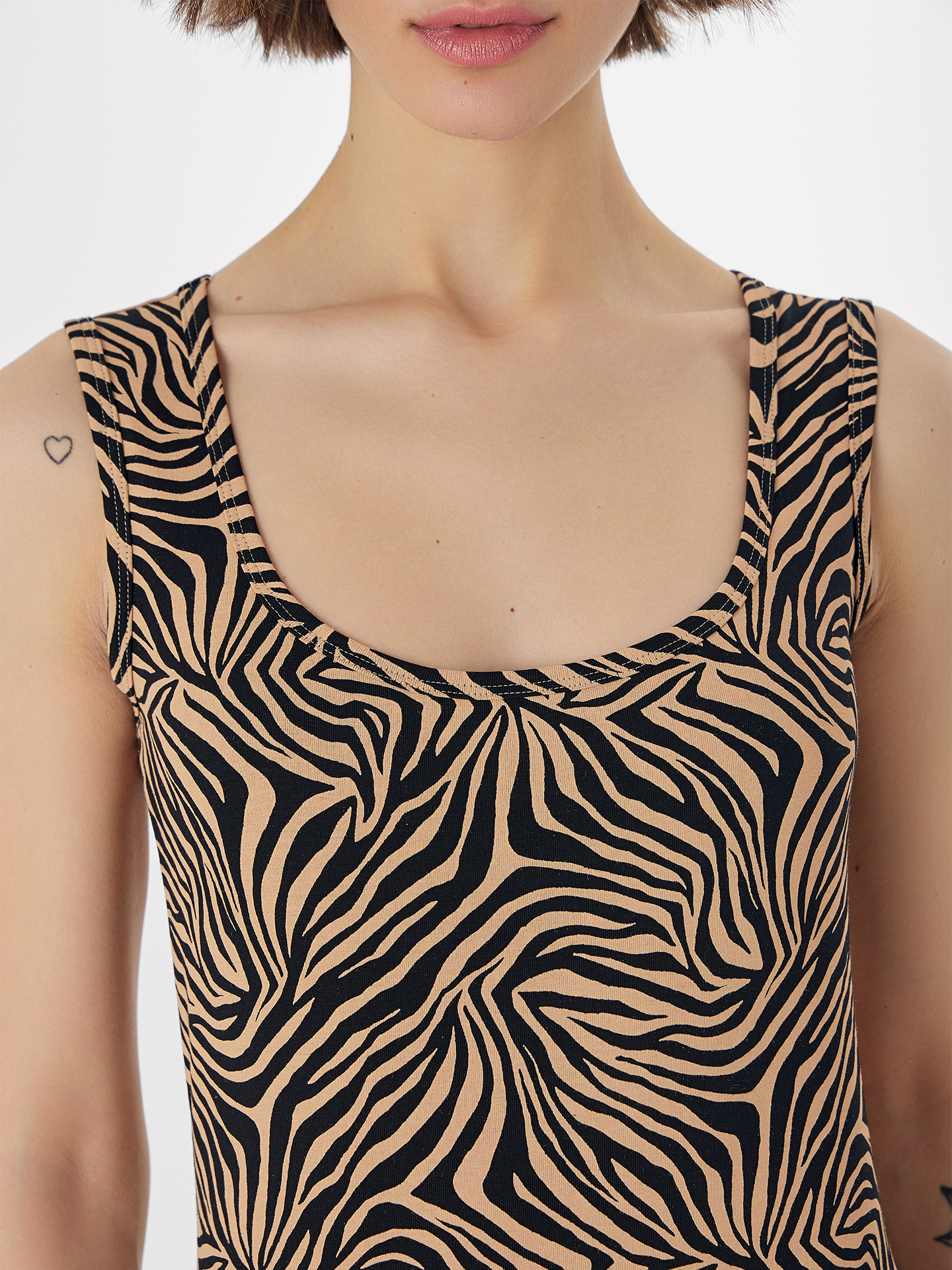 Майка Mark Formelle (Марк Формэль) 422208/1/анималистичный принт на бежевом - фото 4