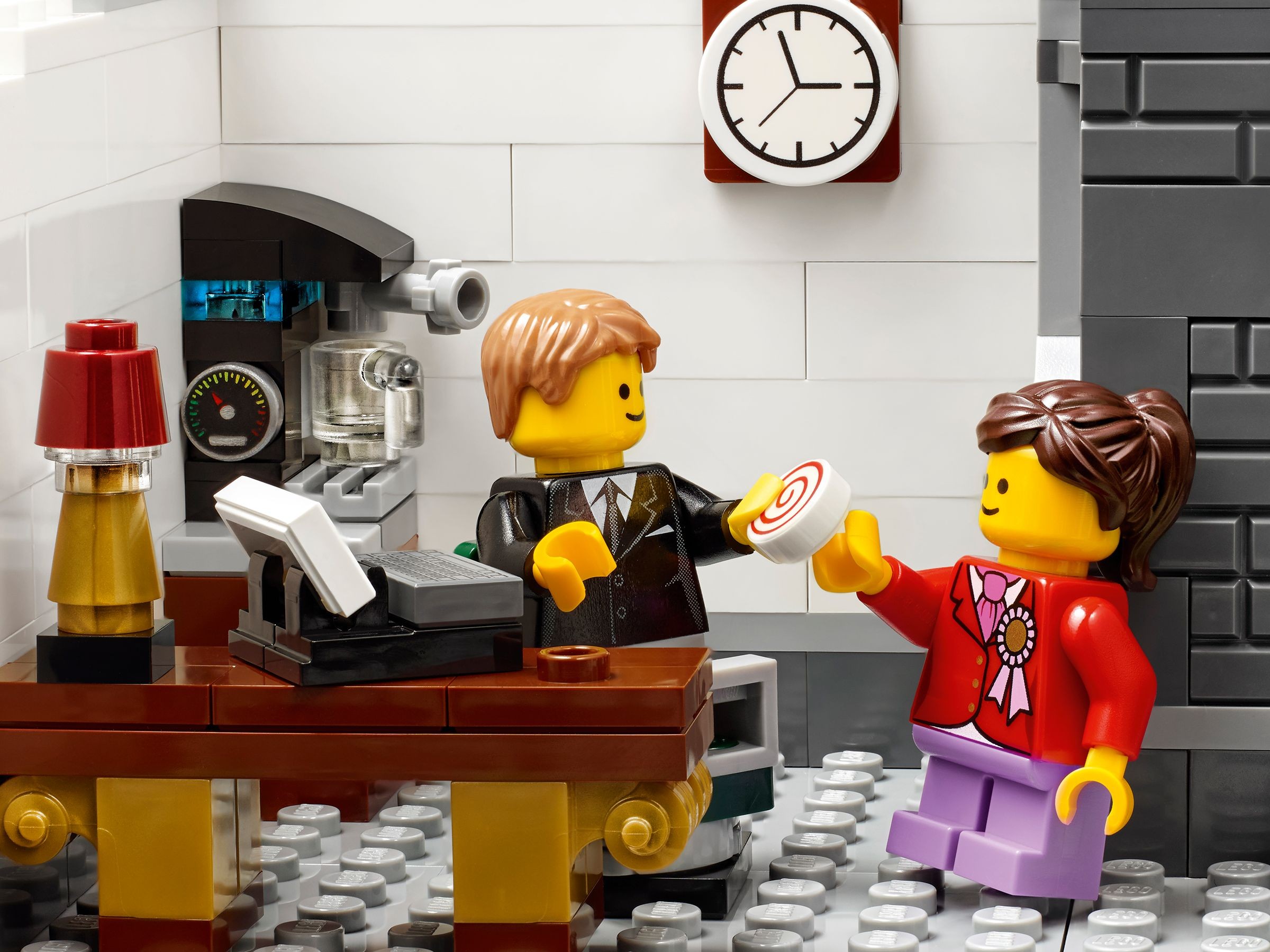 Конструктор LEGO Creator 10251 2380 дет. - фото 7