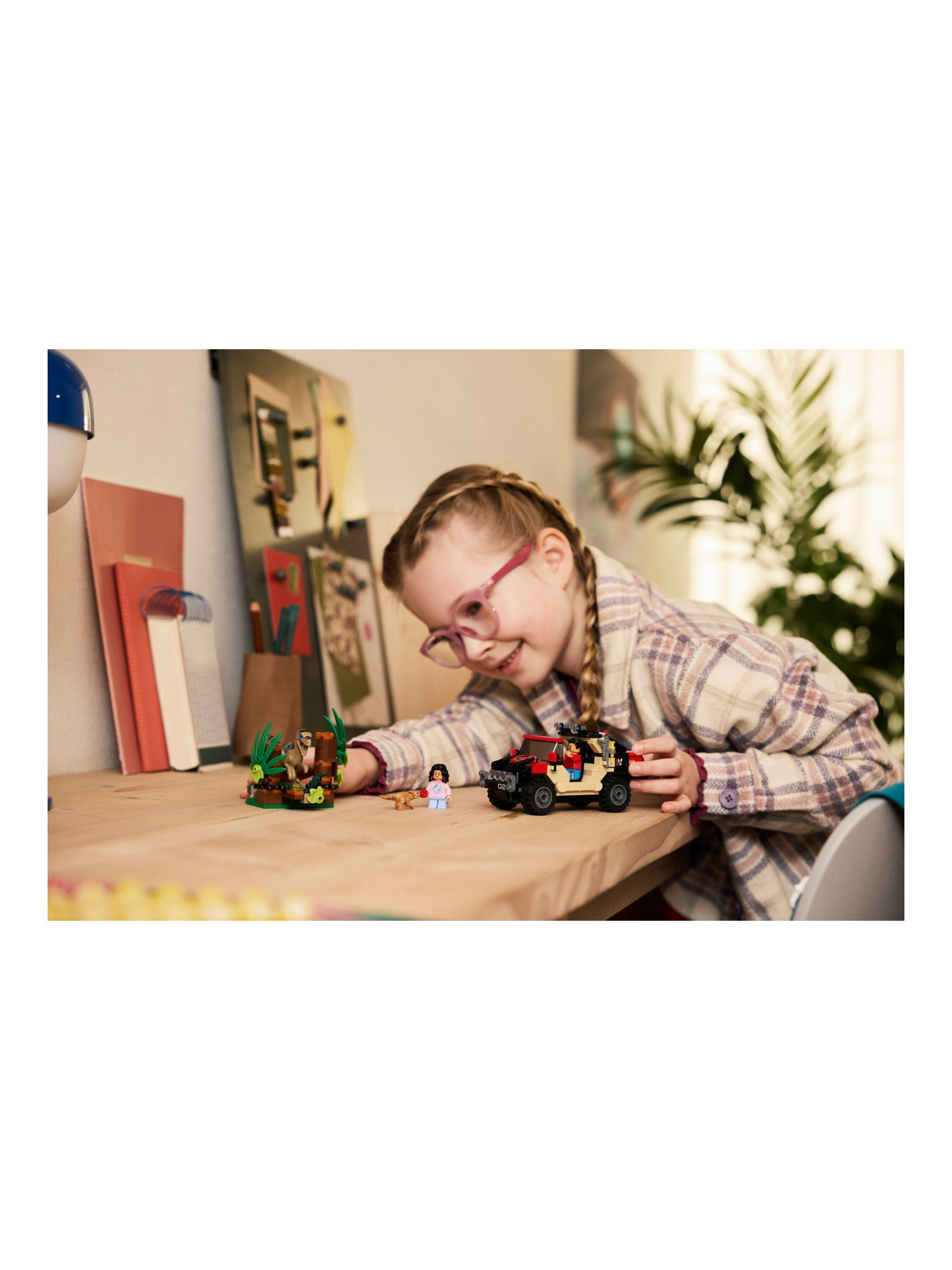 Конструктор LEGO Jurassic World Побег раптора по бездорожью 285 дет. - фото 5