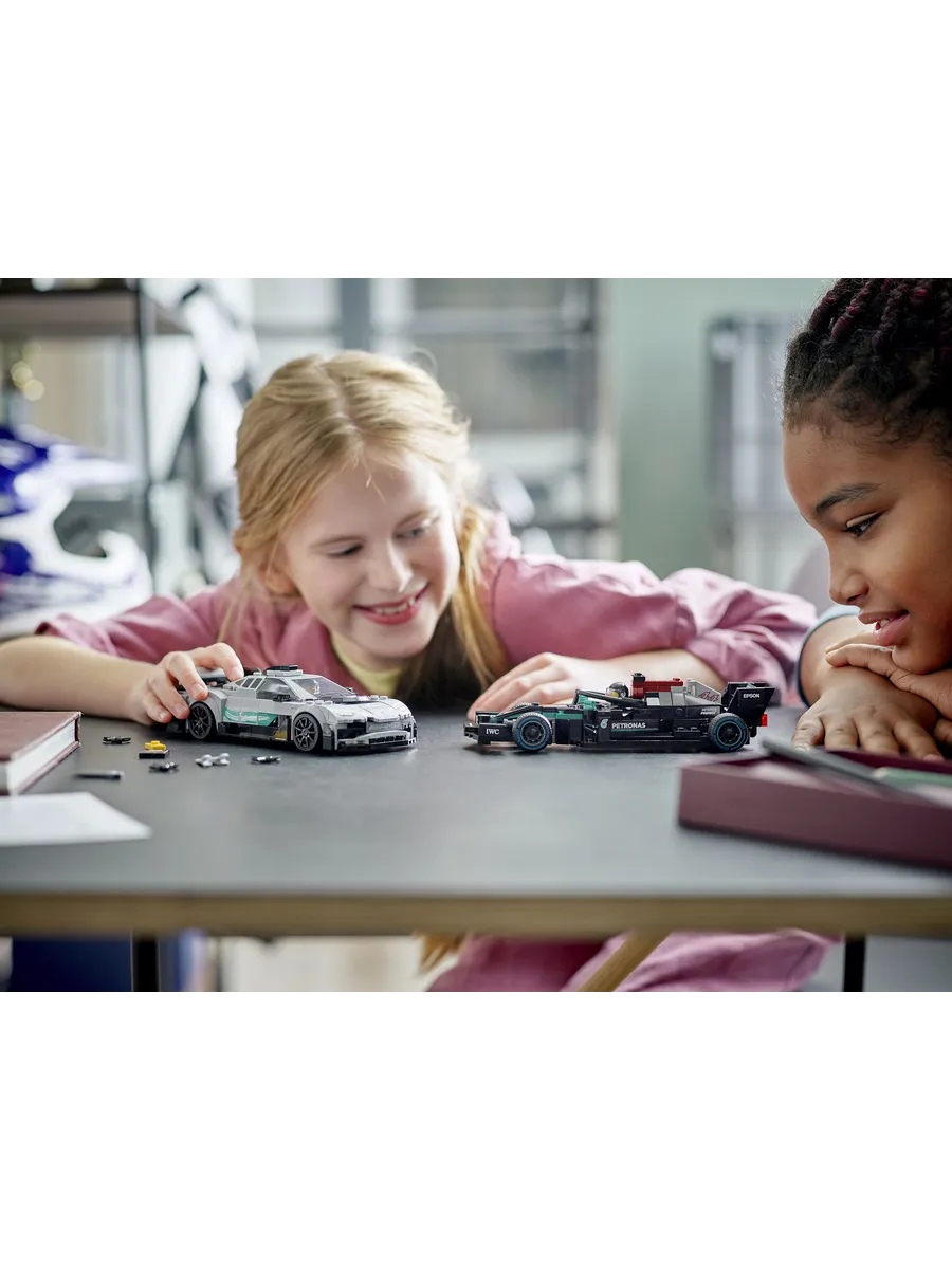 Конструктор LEGO Speed Champions 564 дет. - фото 12