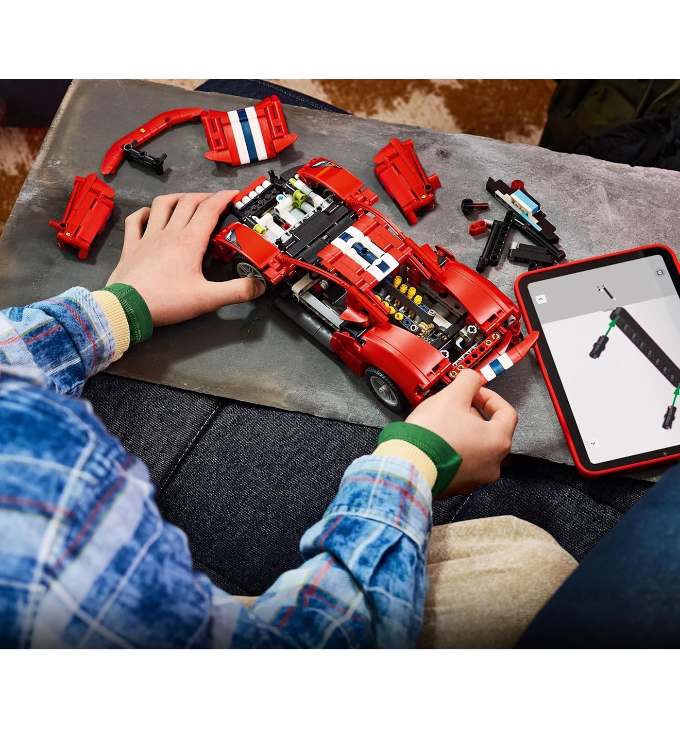 Конструктор LEGO Technic Ferrari 488 Pista 882 дет. - фото 9