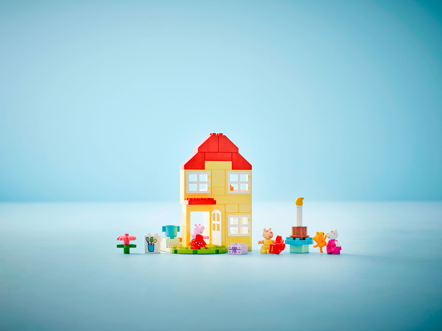 Конструктор LEGO DUPLO Свинка Пеппа: день рождения 59 дет. - фото 5