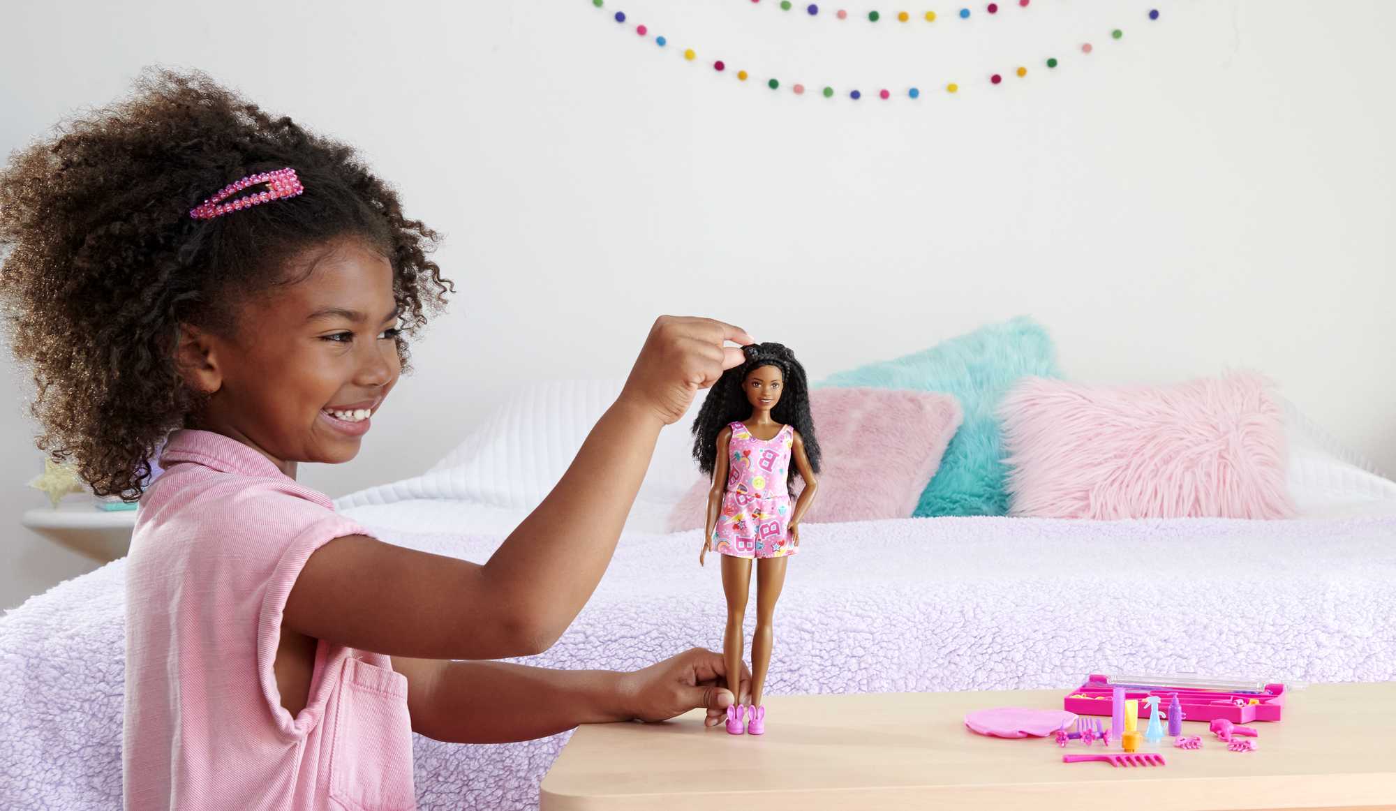 Кукла модельная Barbie HHM39 - фото 9