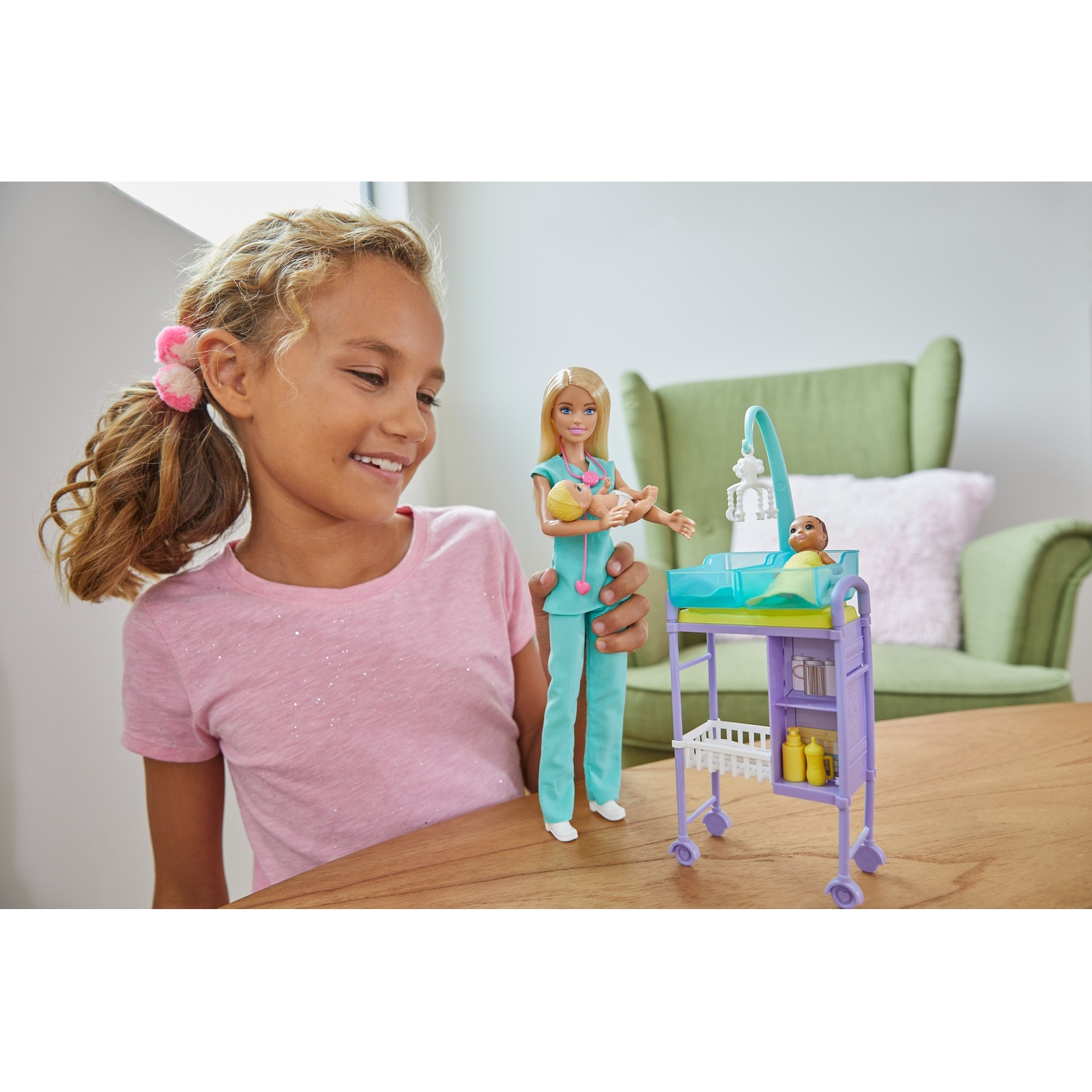 Кукла модельная Barbie Кем быть? Детский доктор Блондинка DHB63/GKH23 - фото 10