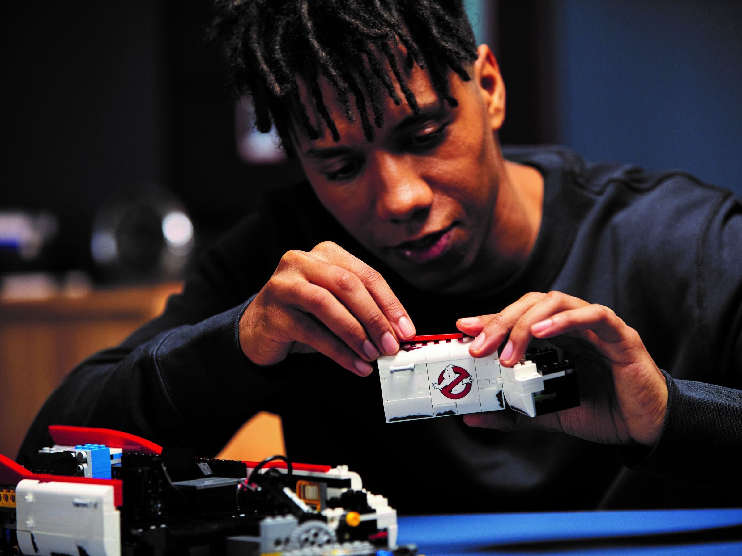 Конструктор LEGO Icons 10274 2352 дет. - фото 3