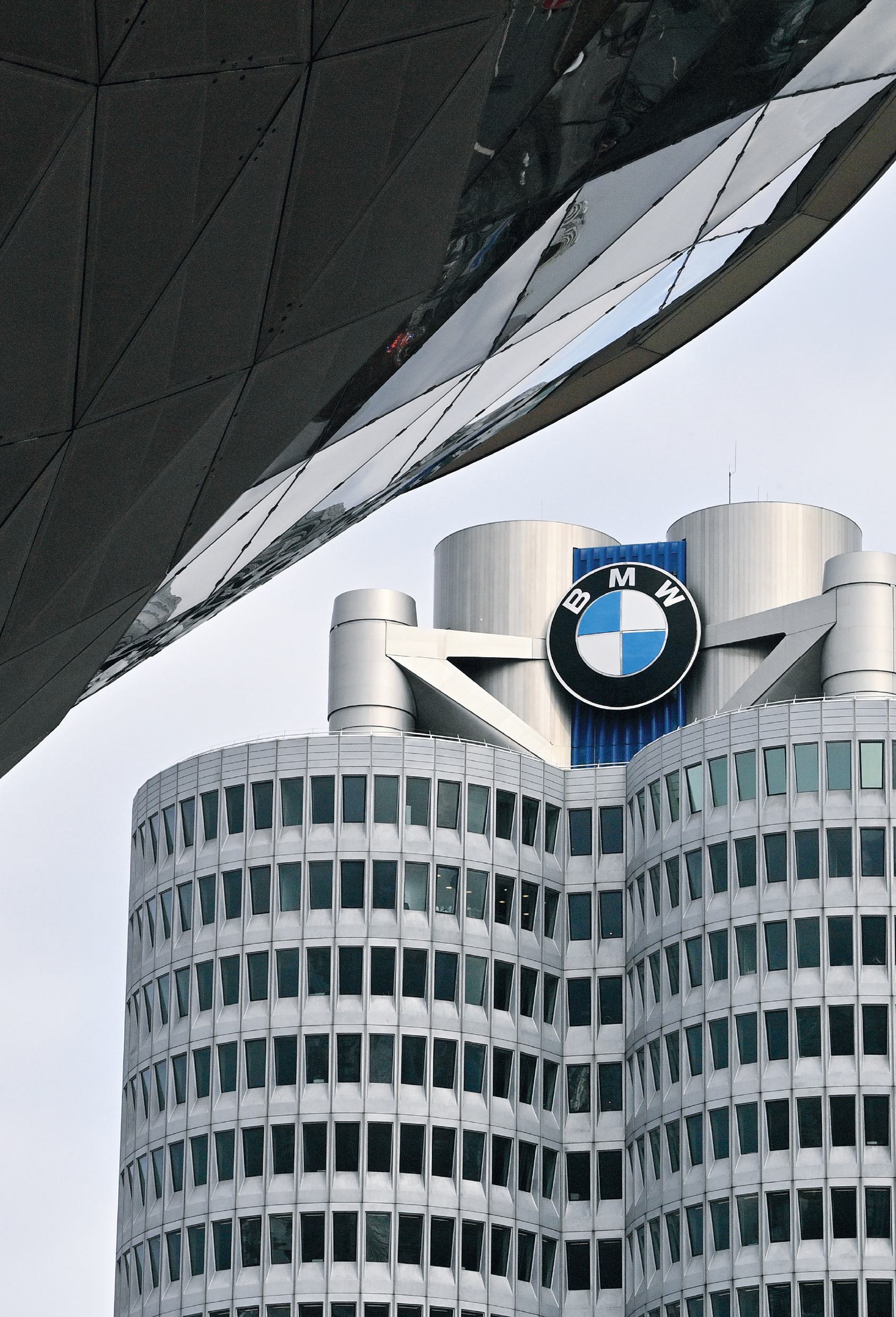 Книга БОМБОРА BMW История легендарного производителя - фото 7