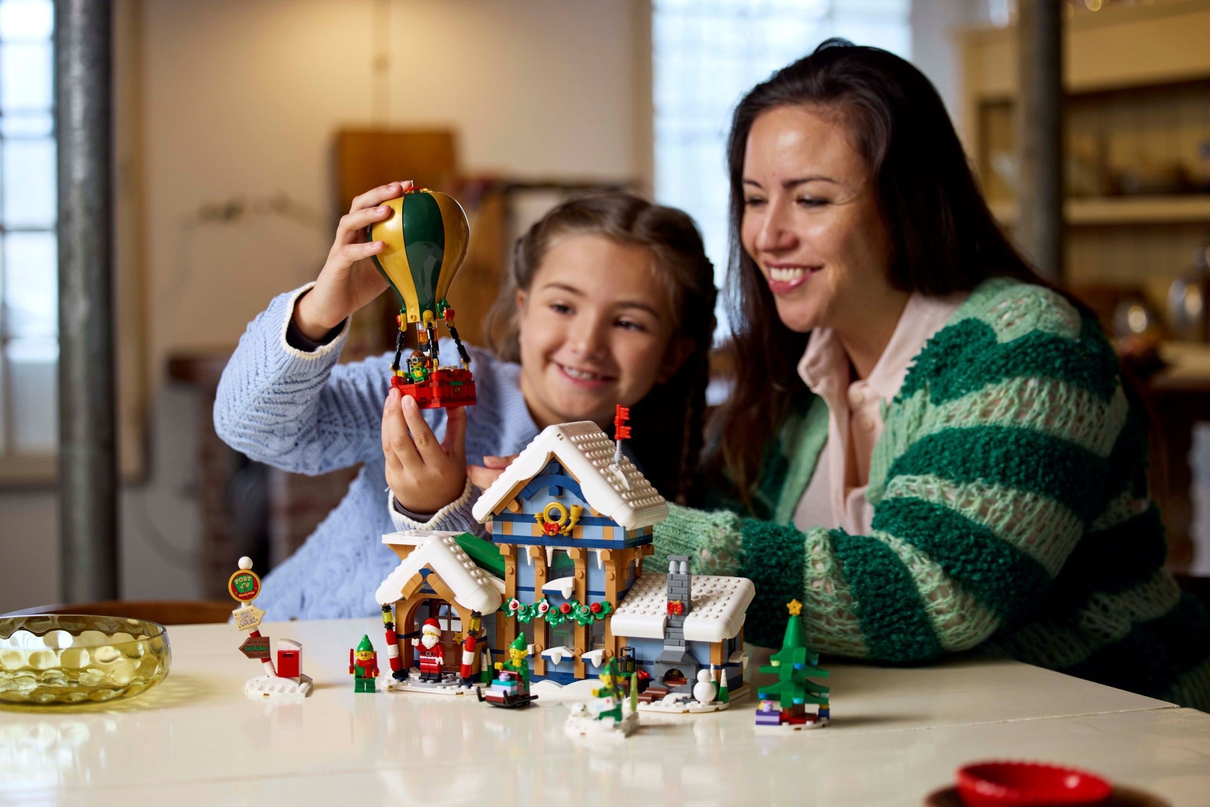 Конструктор LEGO Icons 10339 1440 дет. - фото 12