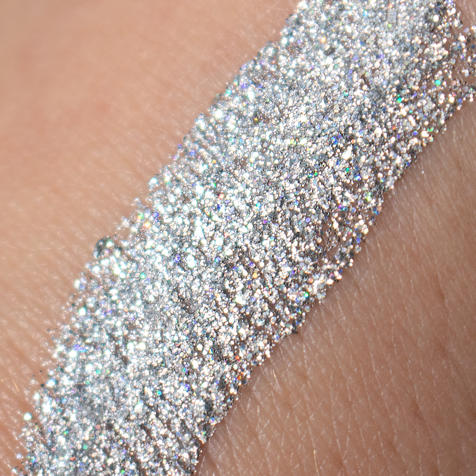 Глиттерная подводка с блестками ХОББИЛАБ для макияжа стрелок глаз Silver Shin с тонкой кистью 6 г - фото 7